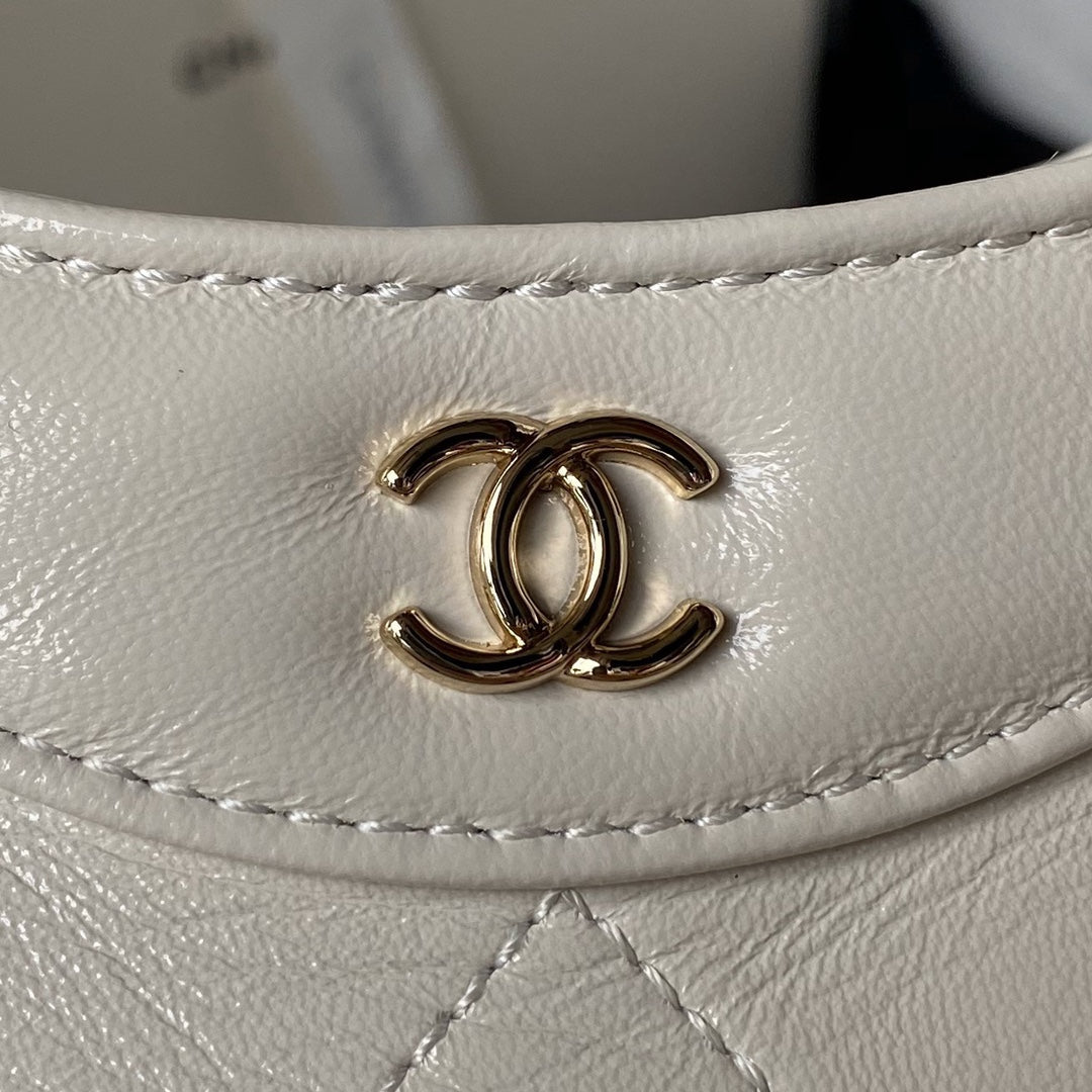 CHANEL 24s31 nano shopping bag 17.5cm cream lambskin gold hardware