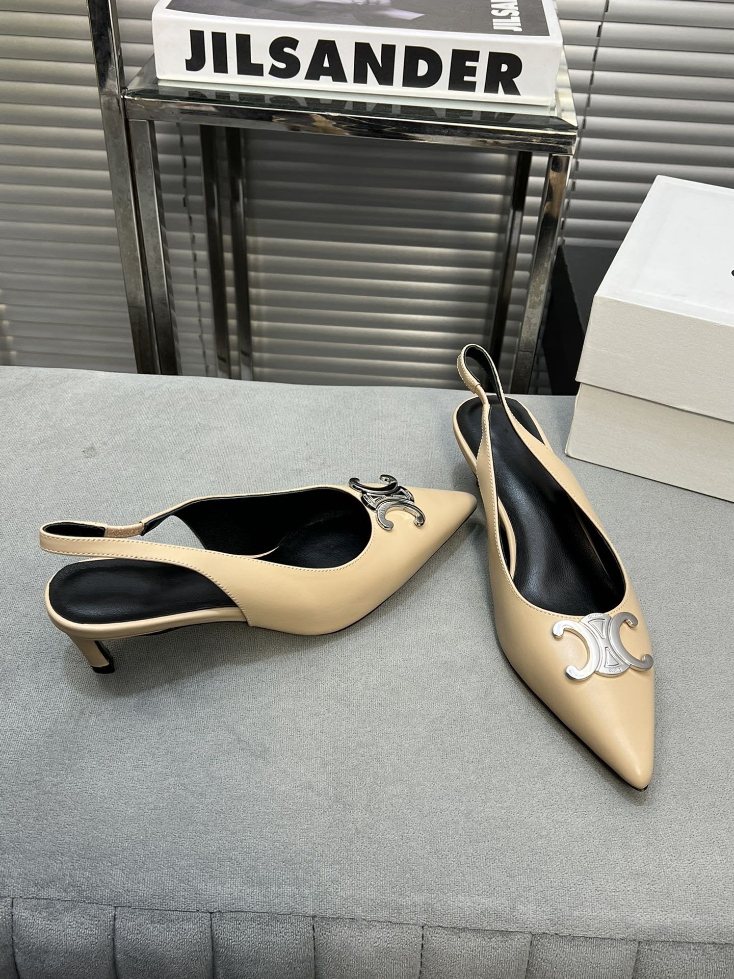 Celine alma triomphe 50 slingback cream patent calfskin