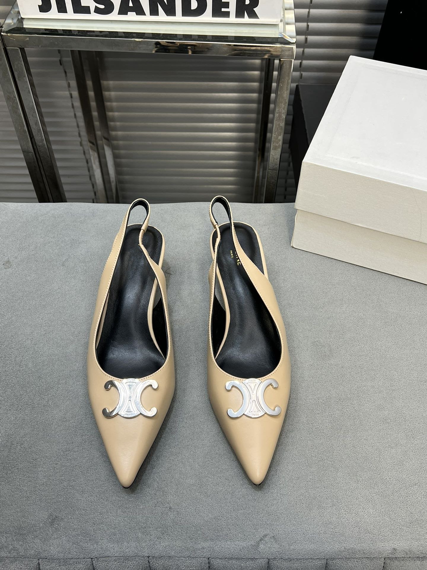 Celine alma triomphe 50 slingback cream patent calfskin