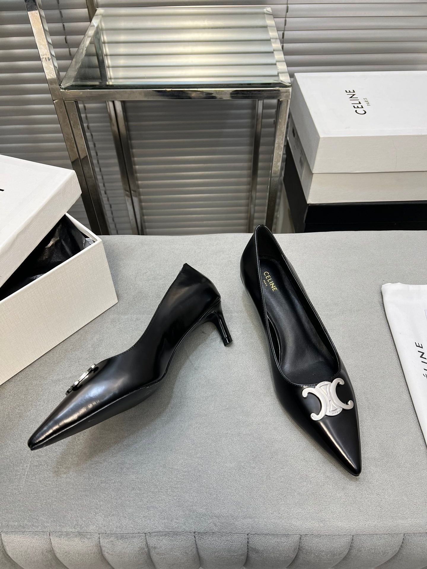 Celine cl pumps 50 black calfskin silver logo