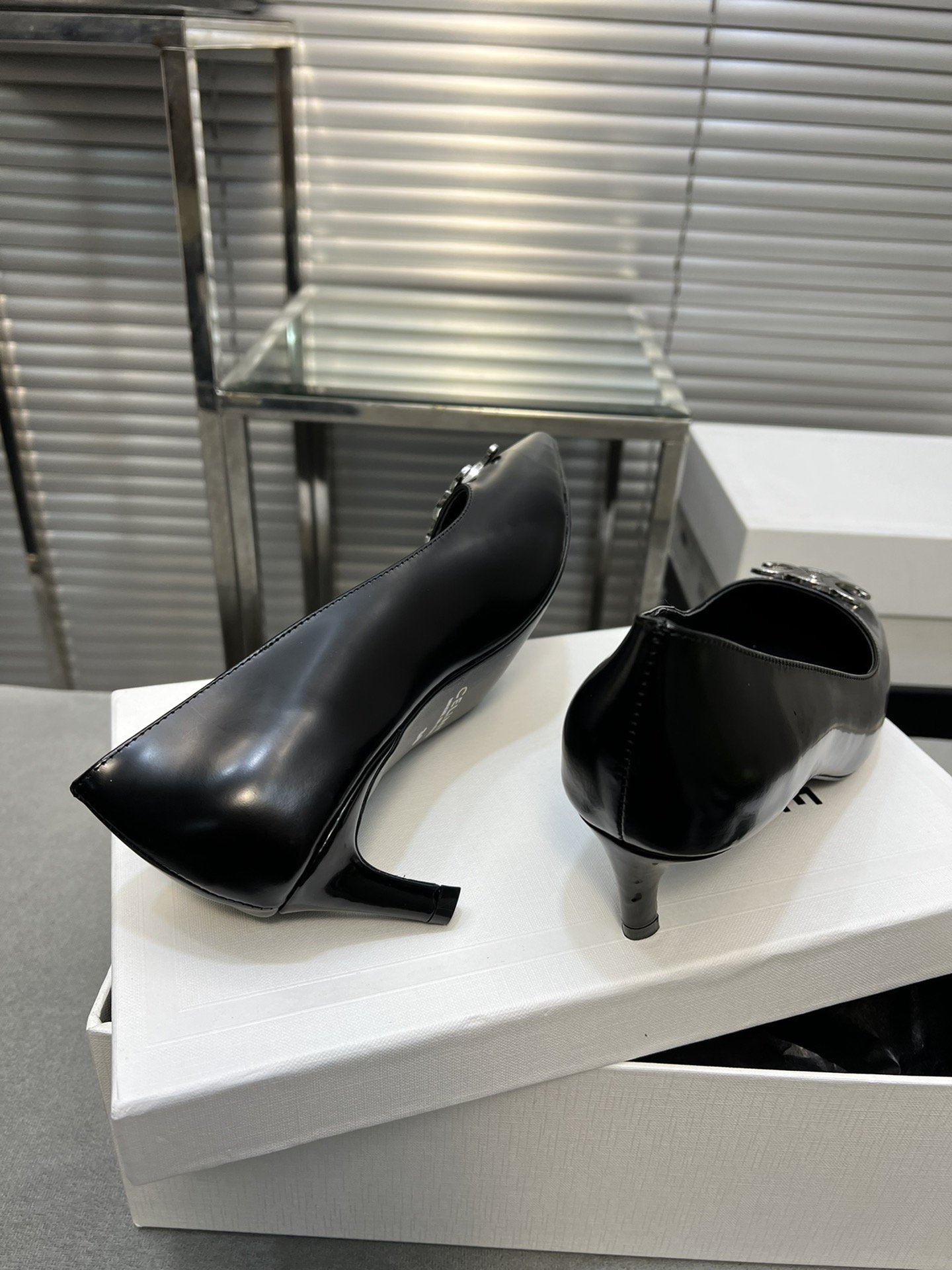 Celine cl pumps 50 black calfskin silver logo