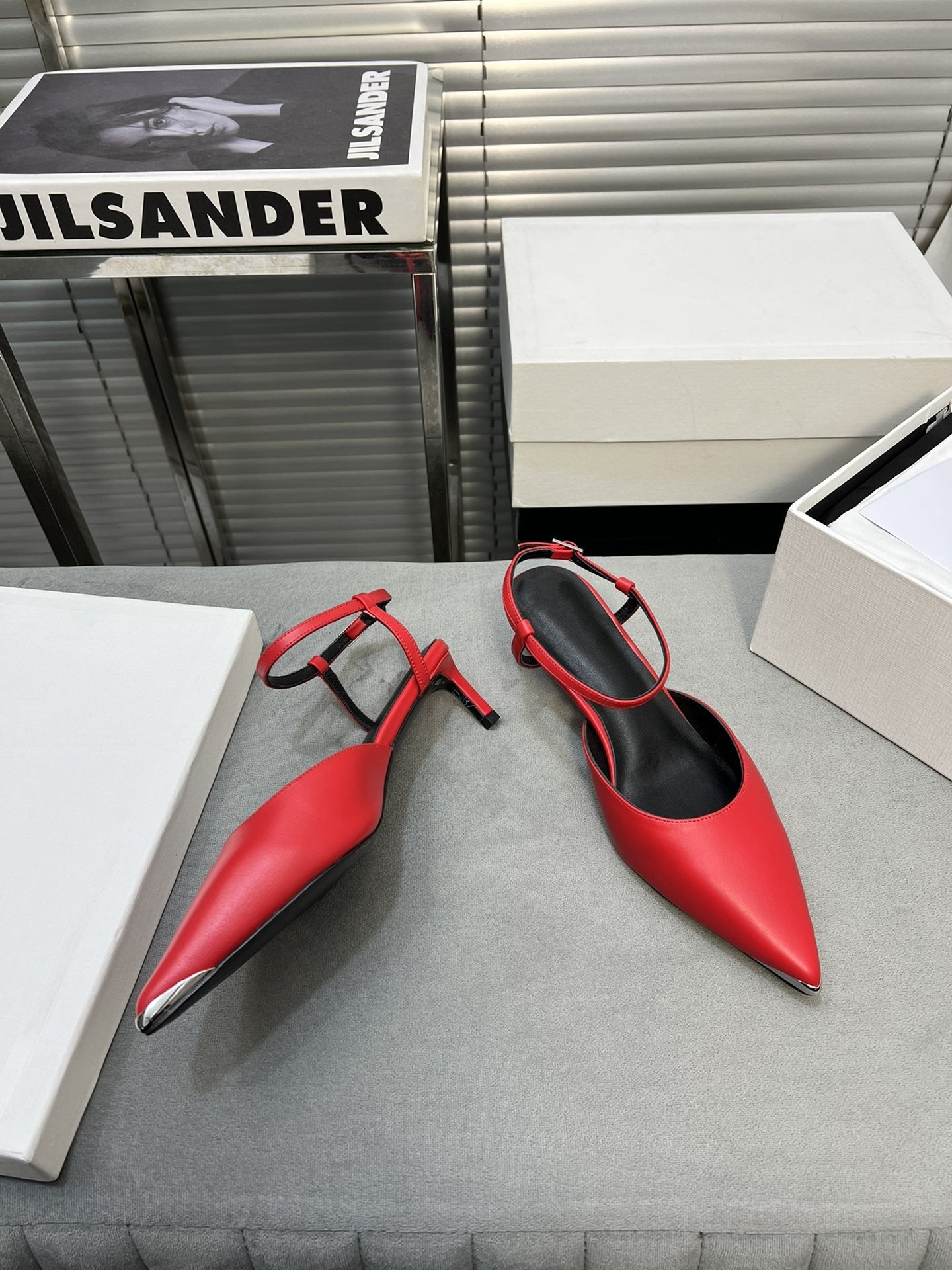 Celine cl kitten 50 with metal toe red calfskin