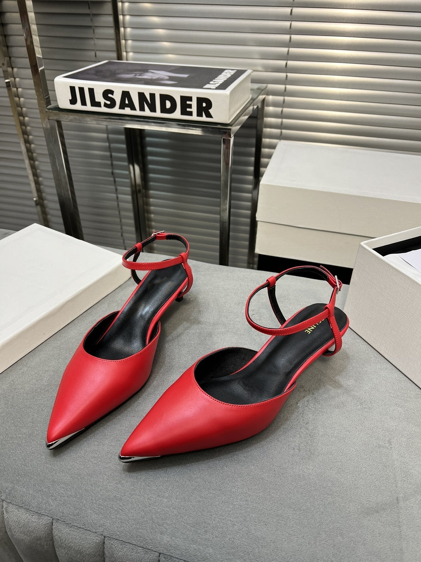 Celine cl kitten 50 with metal toe red calfskin