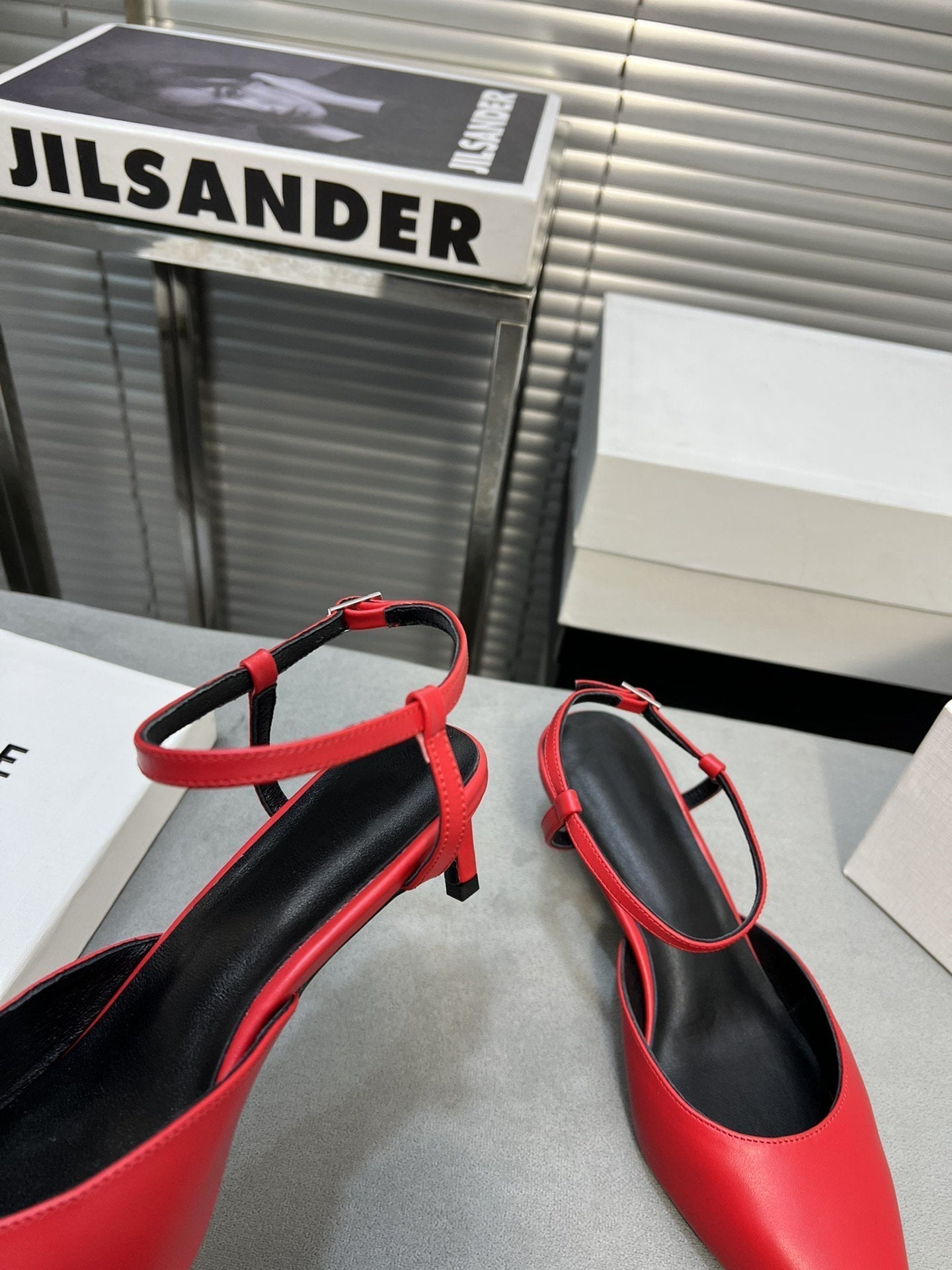Celine cl kitten 50 with metal toe red calfskin