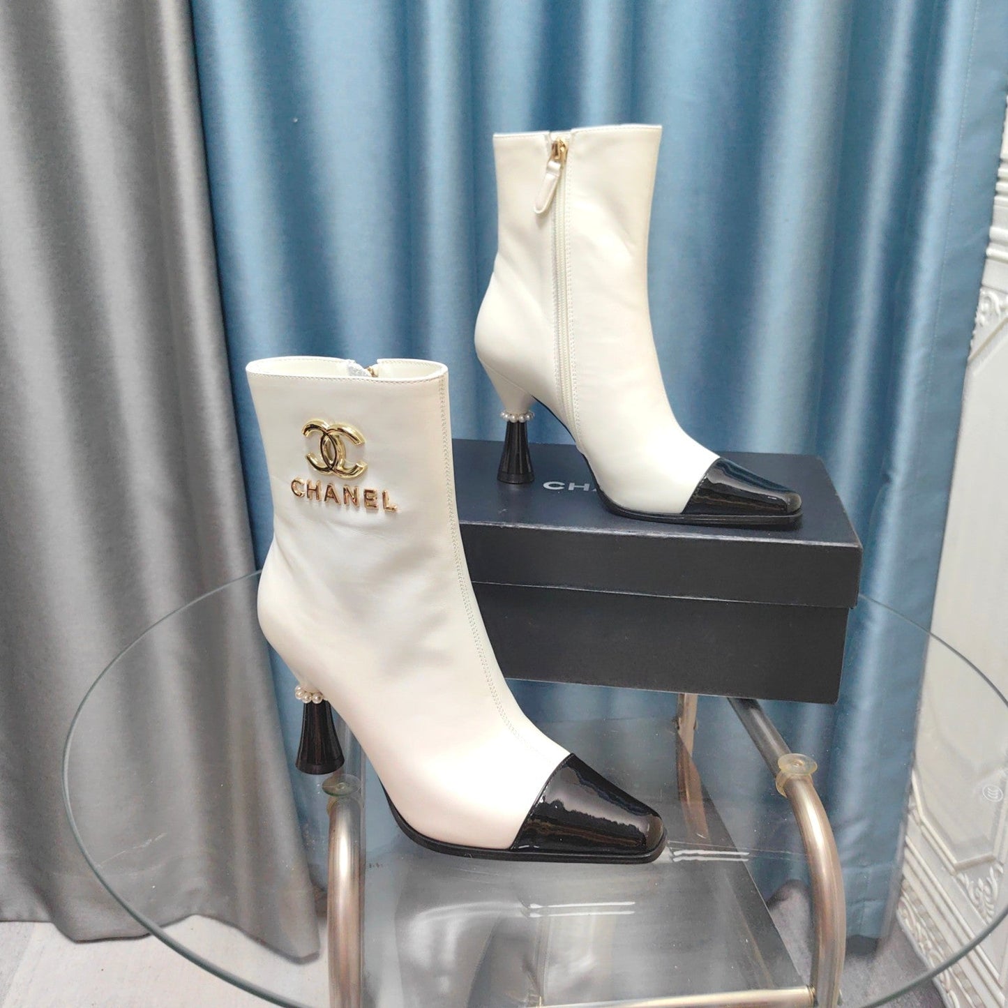 CHANEL Ankle Boots White Cowhide And Lambskin