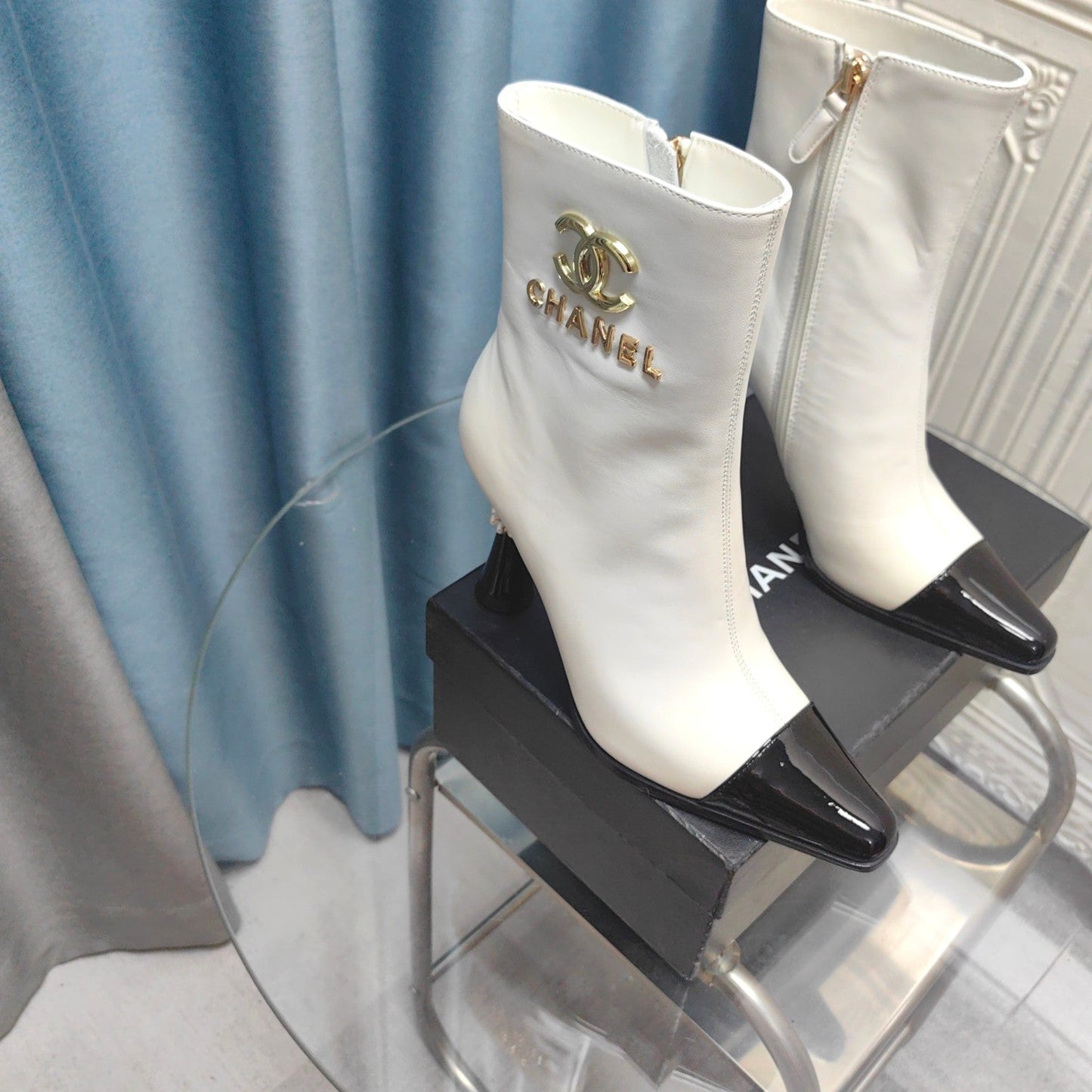 CHANEL Ankle Boots White Cowhide And Lambskin