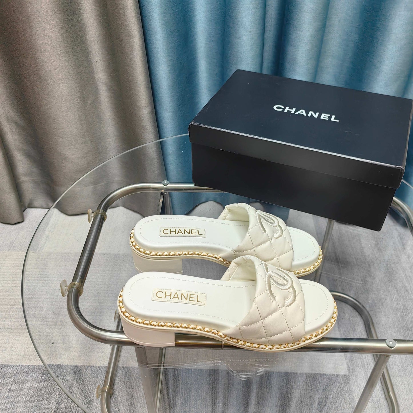 CHANEL 25 Sandal 5cm Quilted Calfskin Leather Chain