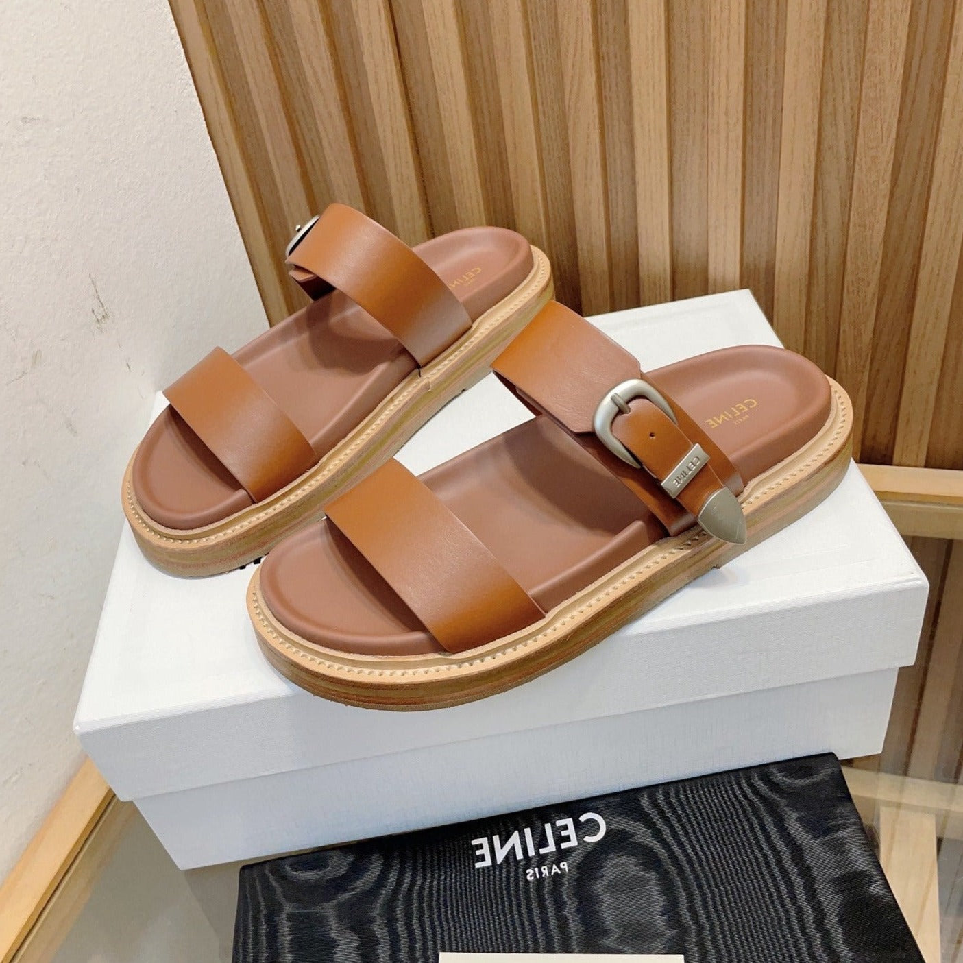 Celine TIPPI IN CALFSKIN - VEGETAL TANNING TAN BROWN