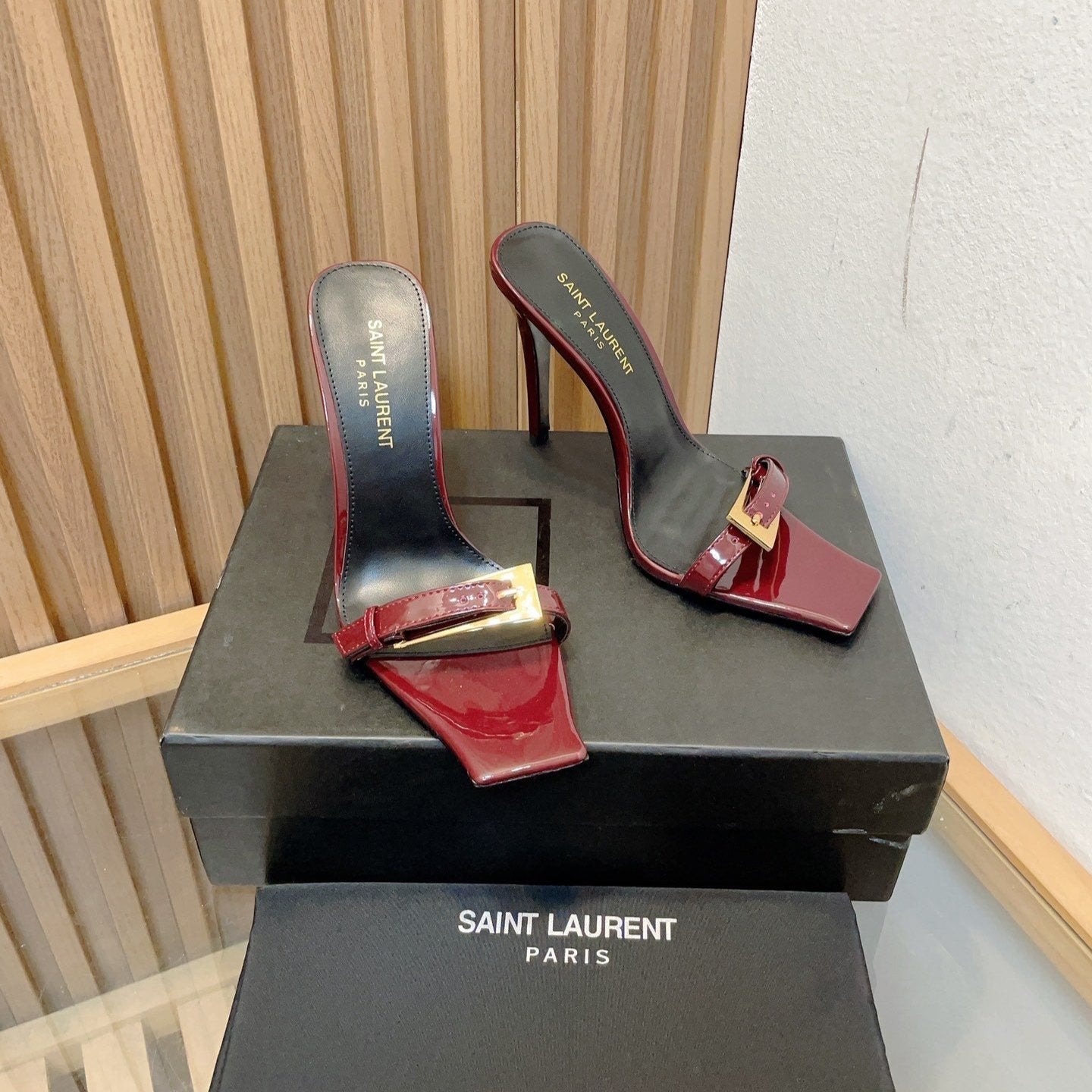Saint Laurent SL SQUARE TOED NUIT PUMPS RED CALFSKIN
