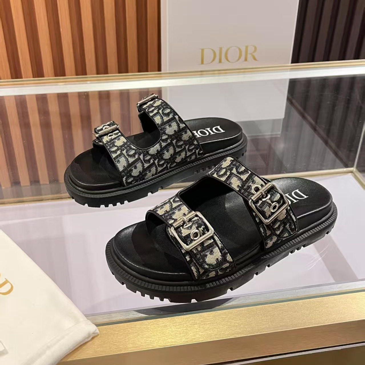 DIOR DIORact Slide Lambskin and Canvas 242450