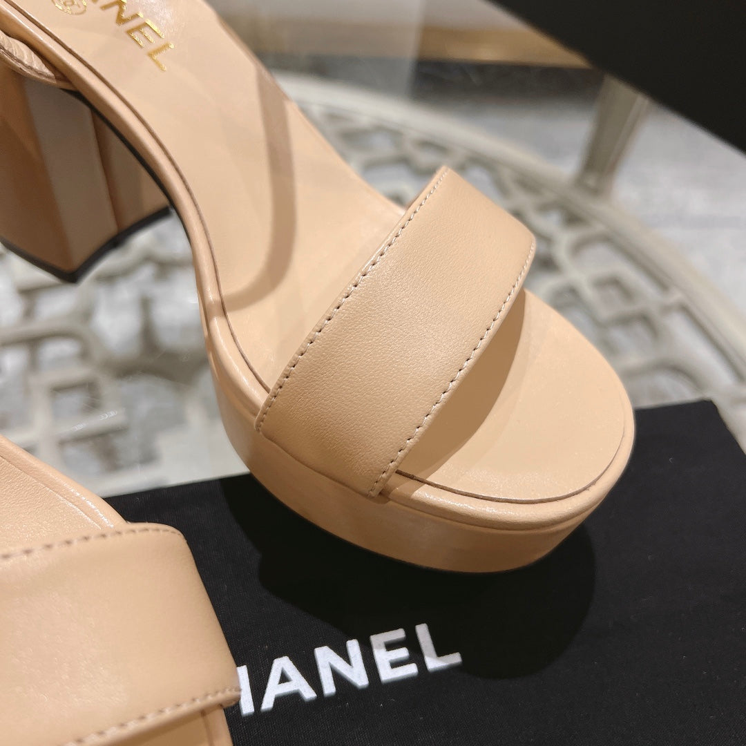 CHANEL 25C 10CM Mid Heed Sandals Cream Italian Leather 213320