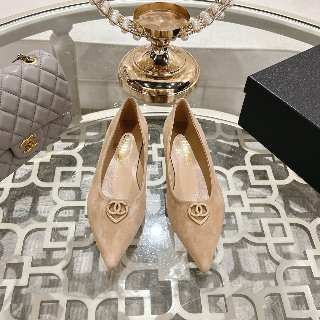 CHANEL 25C Ballet Flats Cream Suede 213338