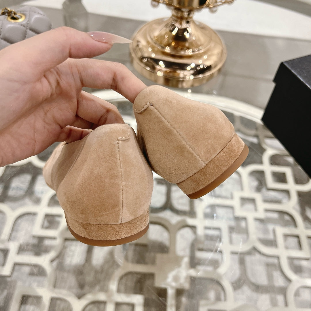 CHANEL 25C Ballet Flats Cream Suede 213338
