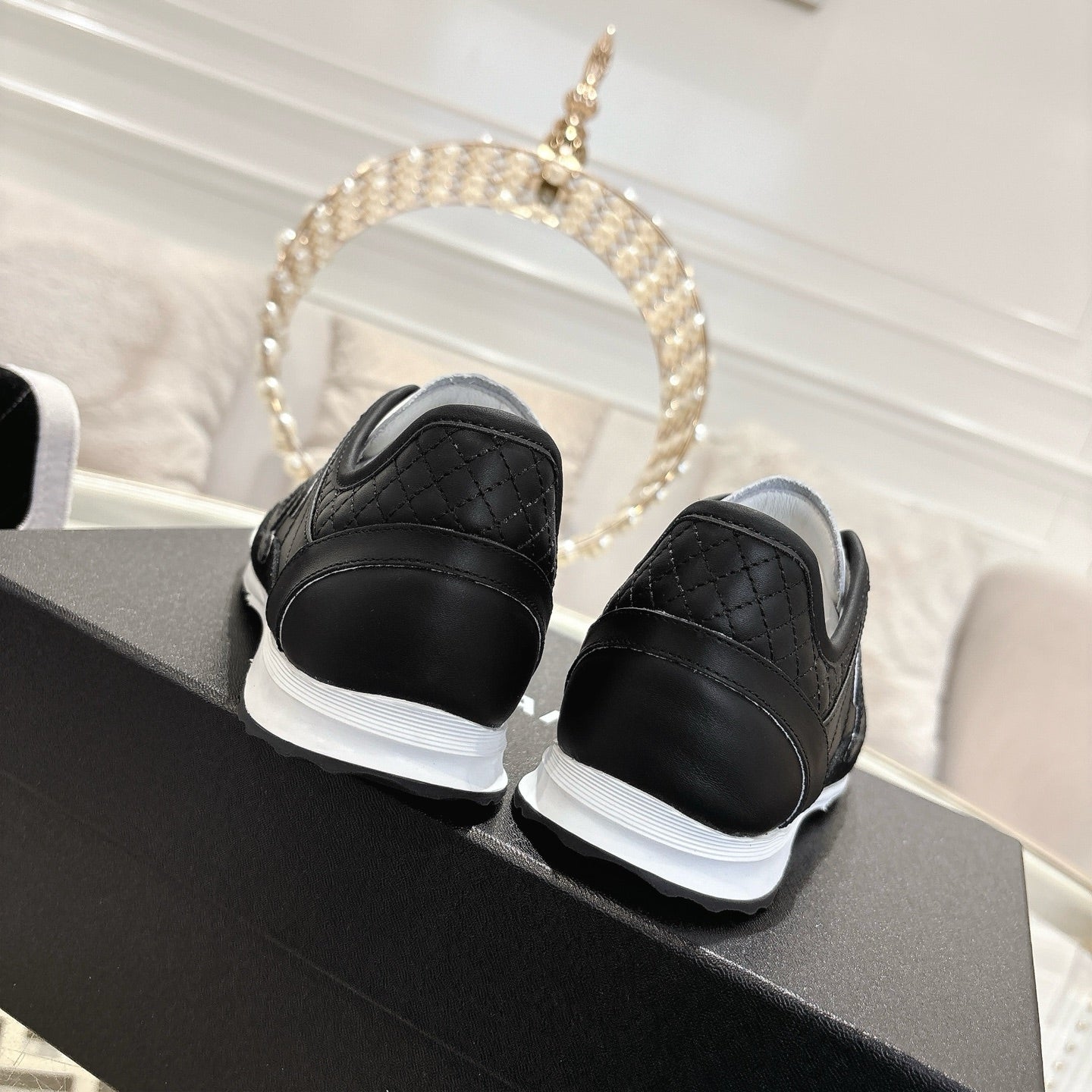 CHANEL 25C Traines Black Calfskin & Suede 213313