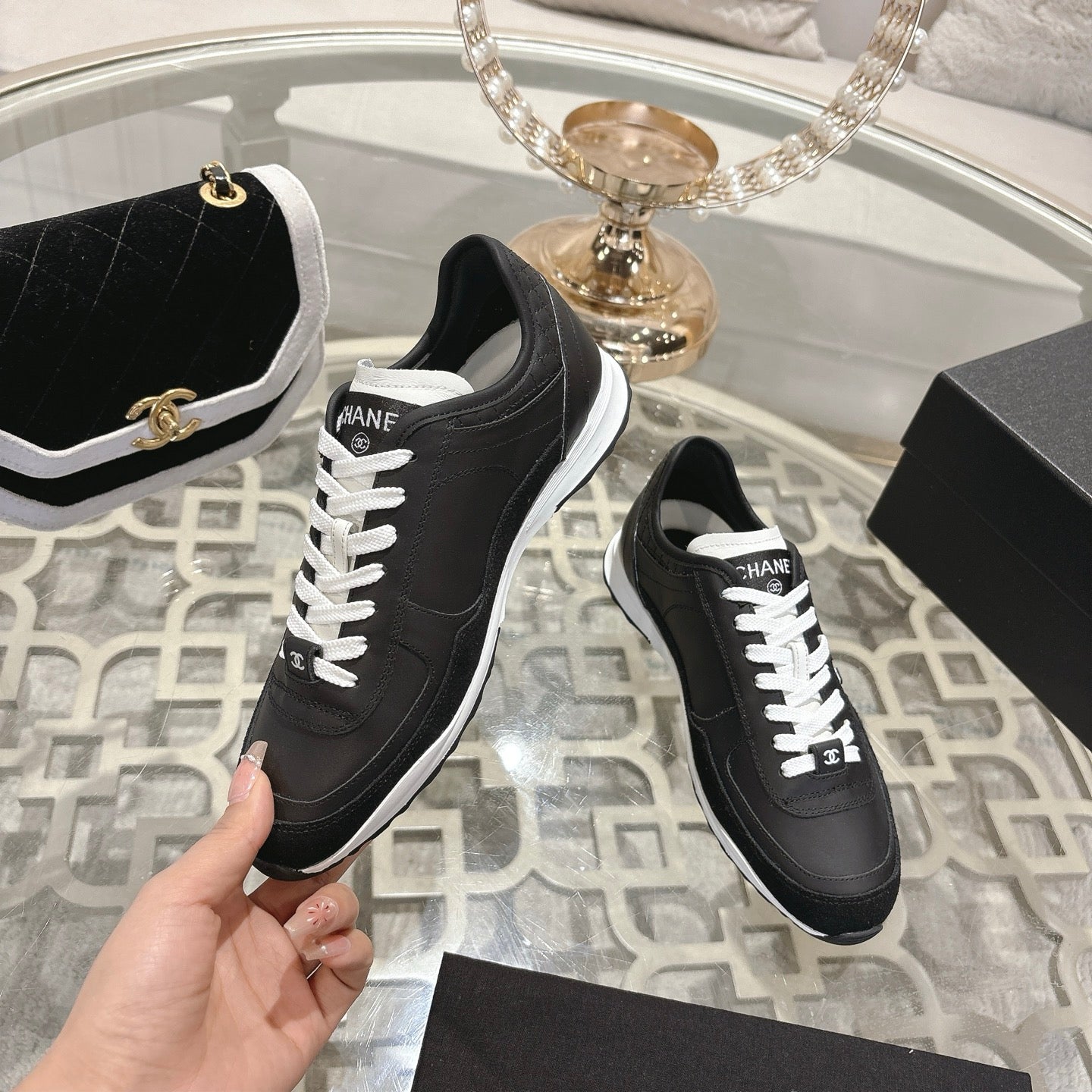 CHANEL 25C Traines Black Calfskin & Suede 213313