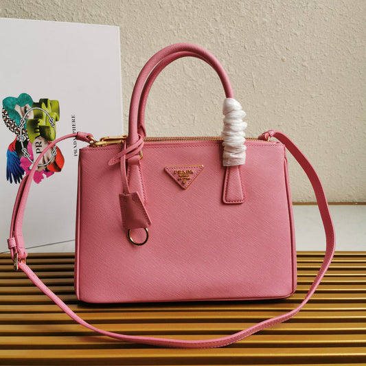 PRADA GALLERIA 28 BAG IN LIGHT PINK SAFFIANO LEATHER