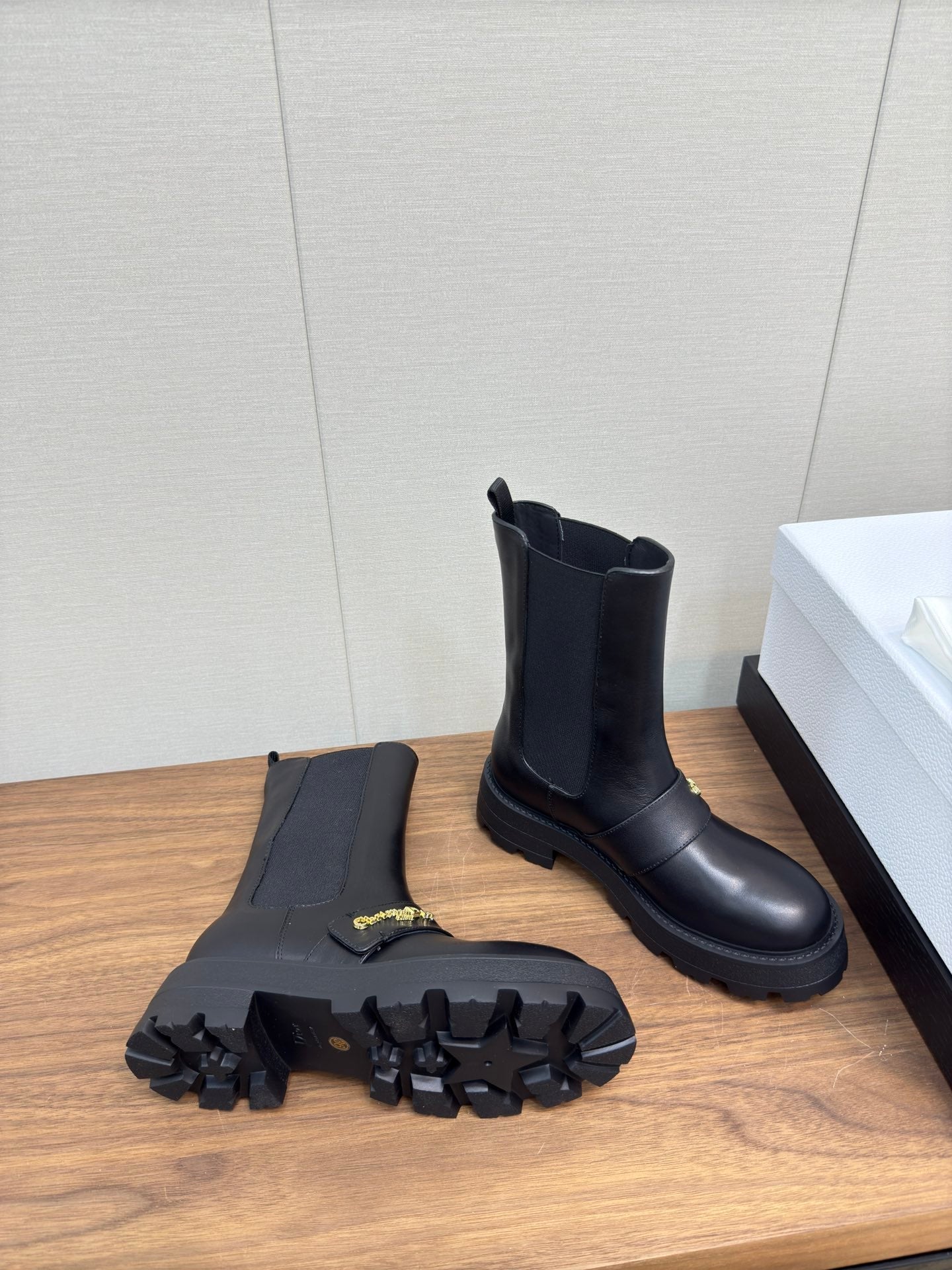 DIOR D-Quest Ankle Boot 40mm In Plain Black Calfskin 112933