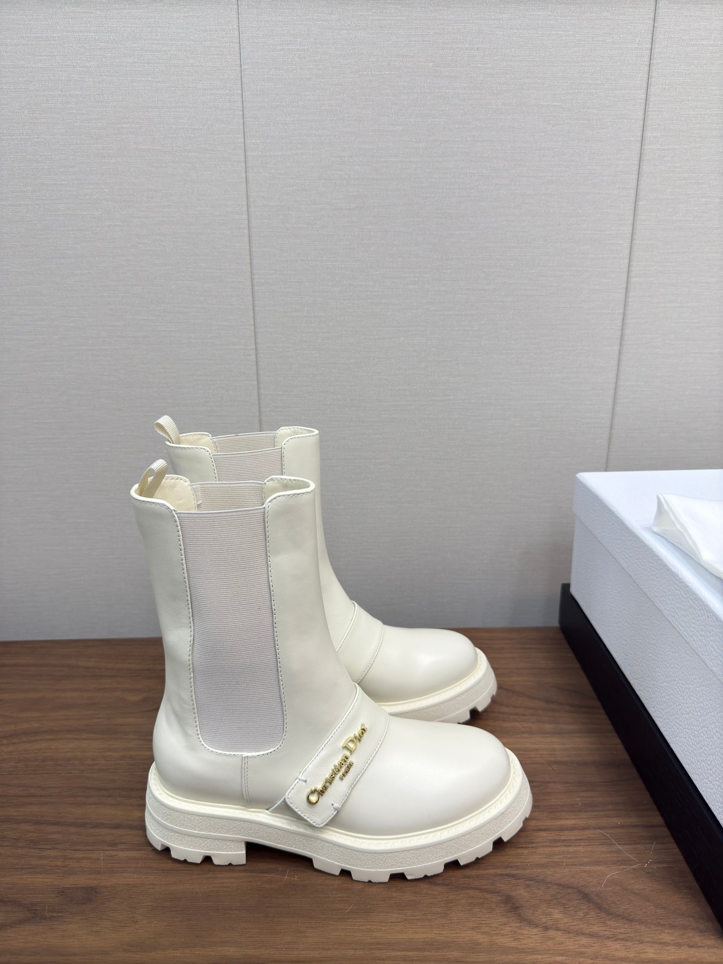DIOR D-Quest Ankle Boot 40mm In White Calfskin 112935