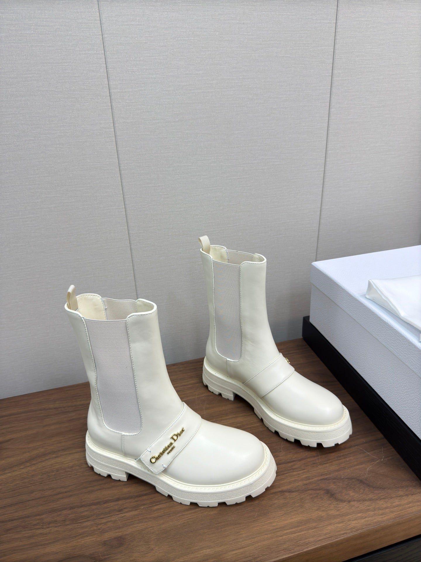 DIOR D-Quest Ankle Boot 40mm In White Calfskin 112935