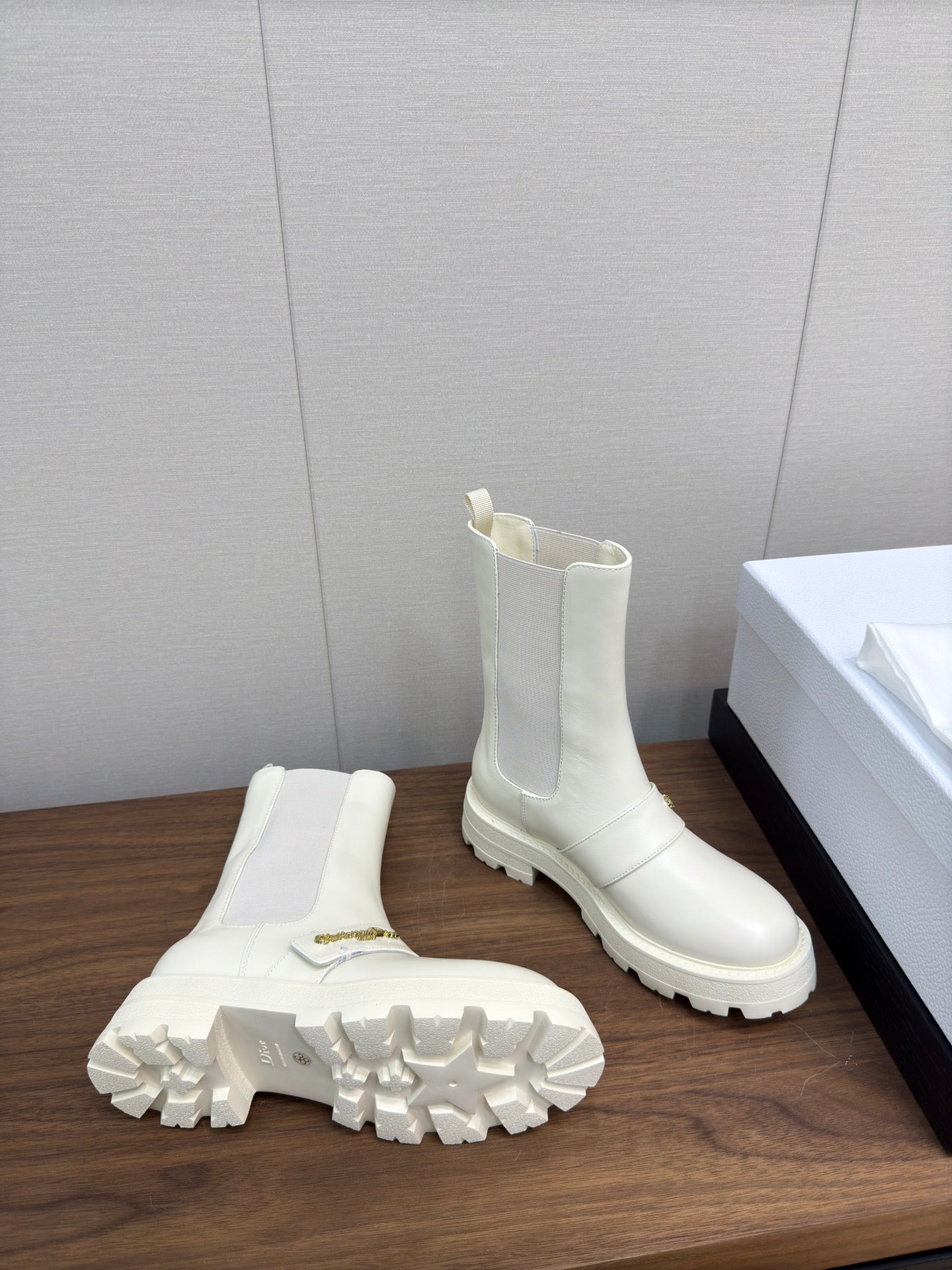 DIOR D-Quest Ankle Boot 40mm In White Calfskin 112935