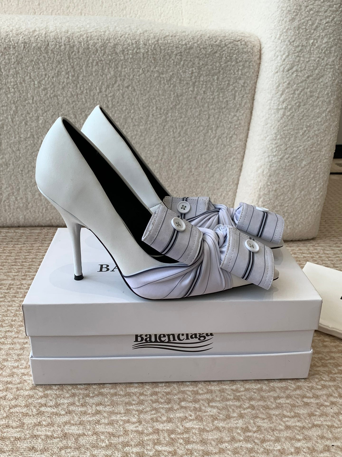 Balanciaga KNIFE CHEMISE HIGH PUMPS IN WHITE COTTON AND CALFSKIN