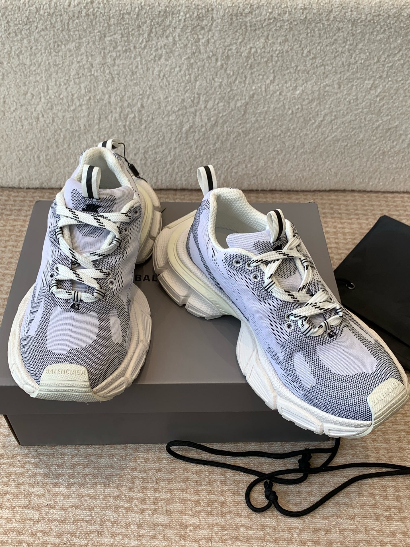 Balanciaga UNDER ARMOUR 3XL KNIT SNEAKER IN LIGHT GRAY WHITE AND BLACK POLYESTER