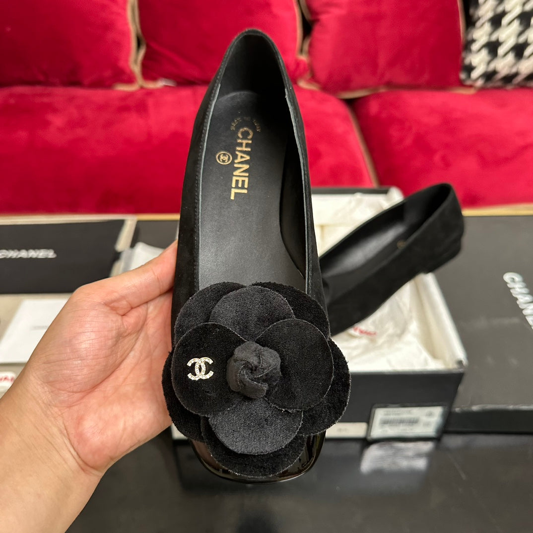 CHANEL ballet flat flower all black suede