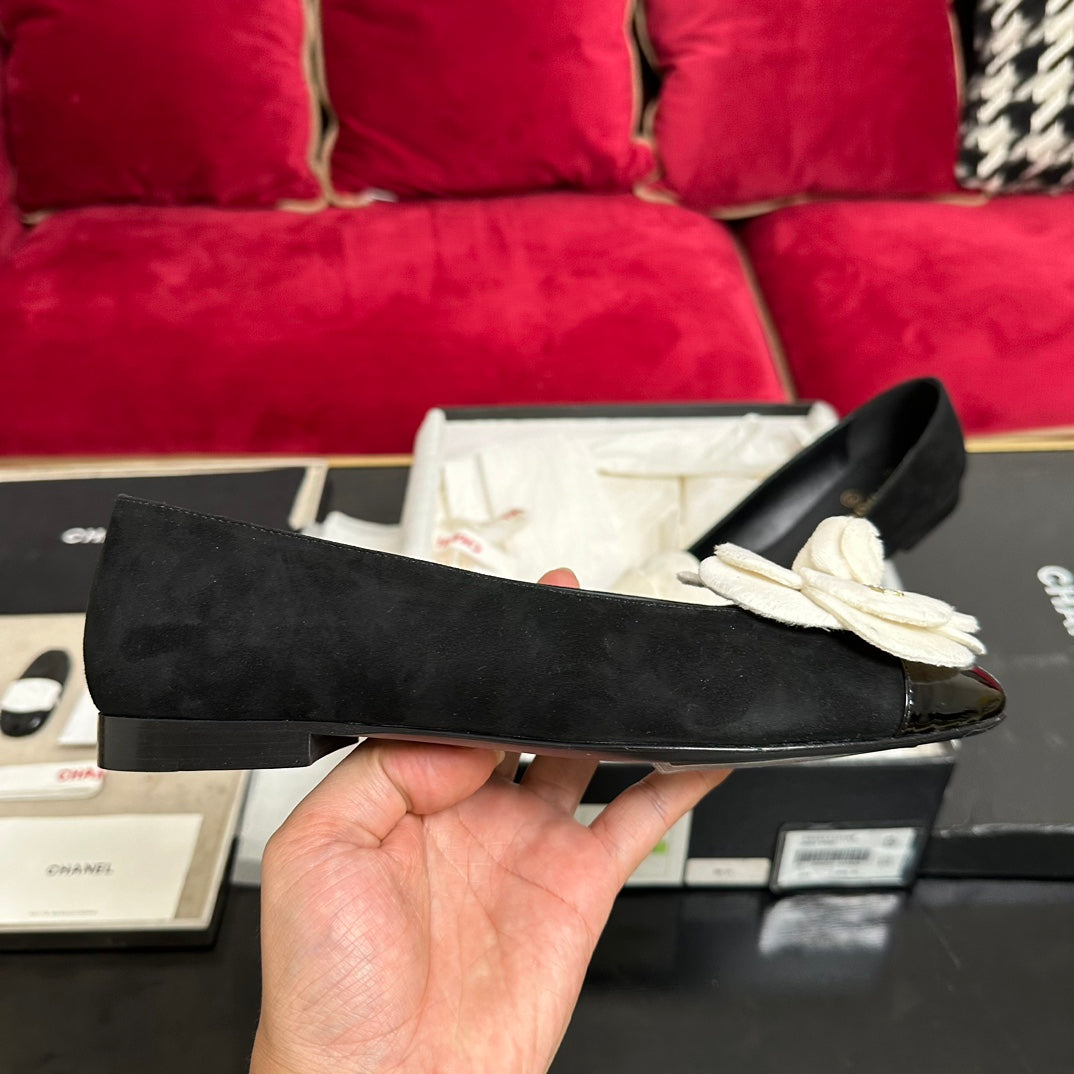CHANEL ballet flat white flower black suede black patent calfskin