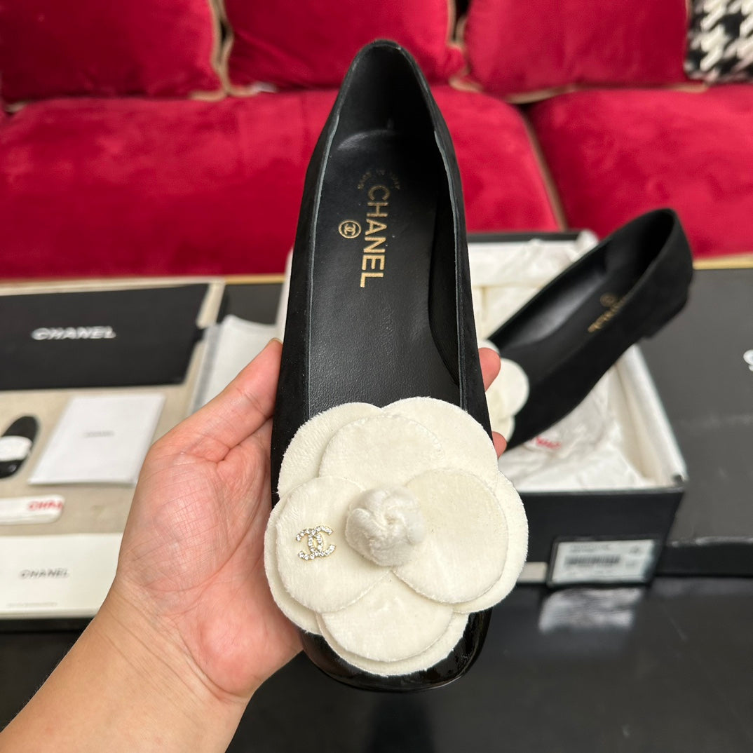 CHANEL ballet flat white flower black suede black patent calfskin