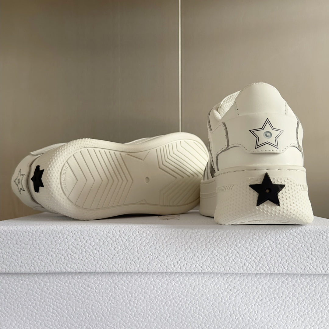 DIOR star sneaker white black calfksin