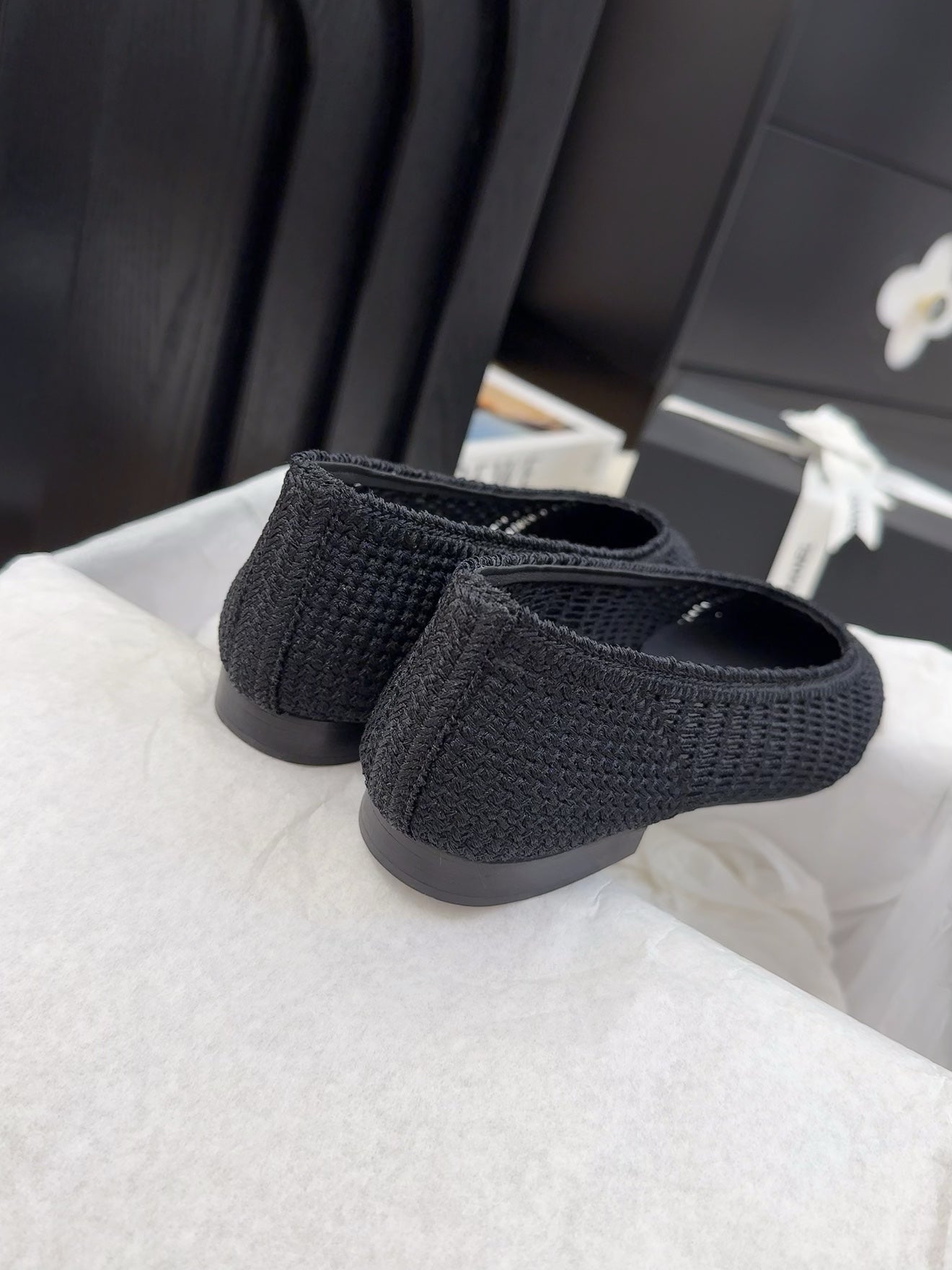 CHANEL 25 Ballet Flat Black Raffia