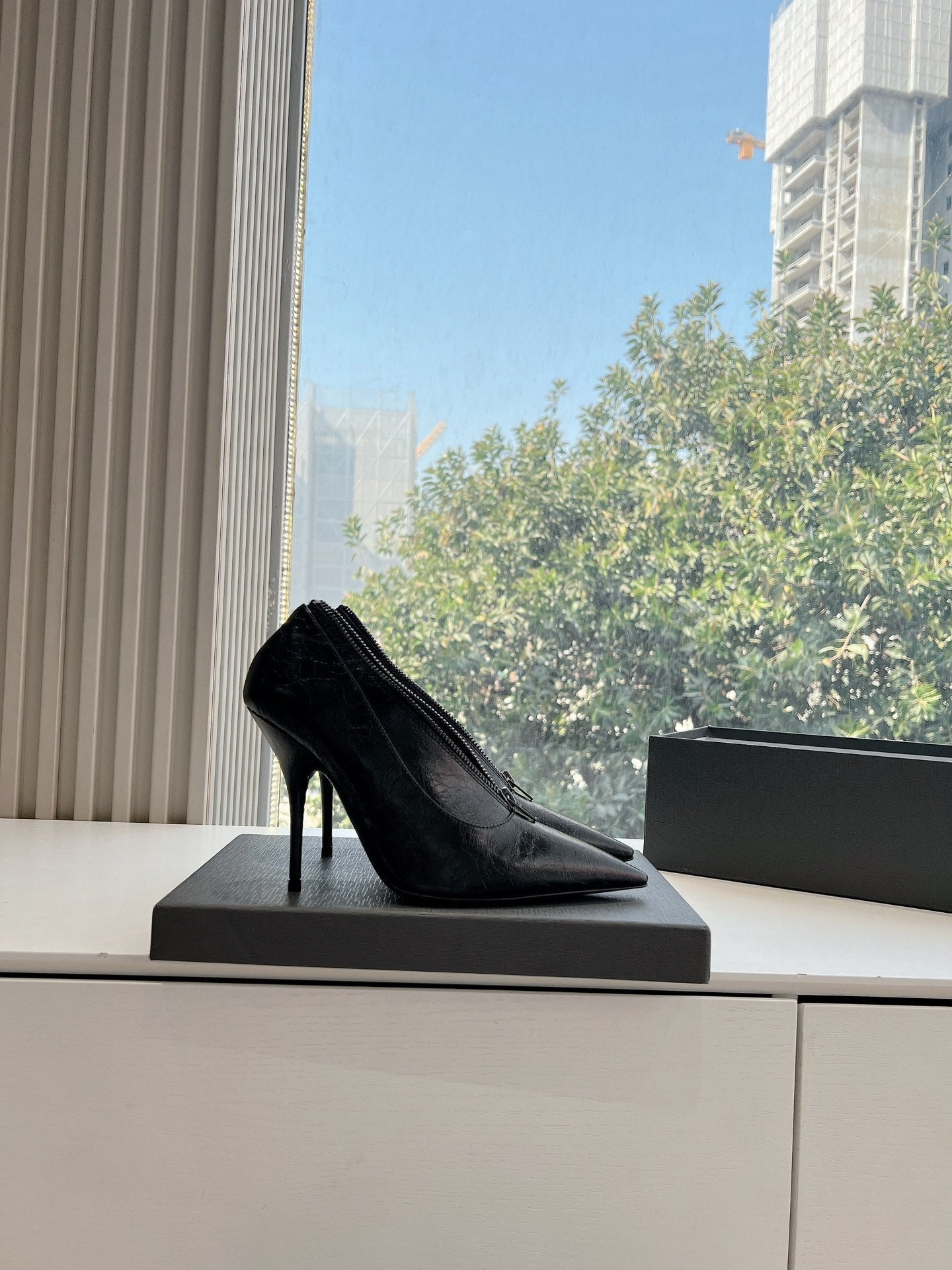 Balanciaga ZIPPER POINTED-TOE HIGH PUMPS IN BLACK WAX-OIL SHEEPSKIN