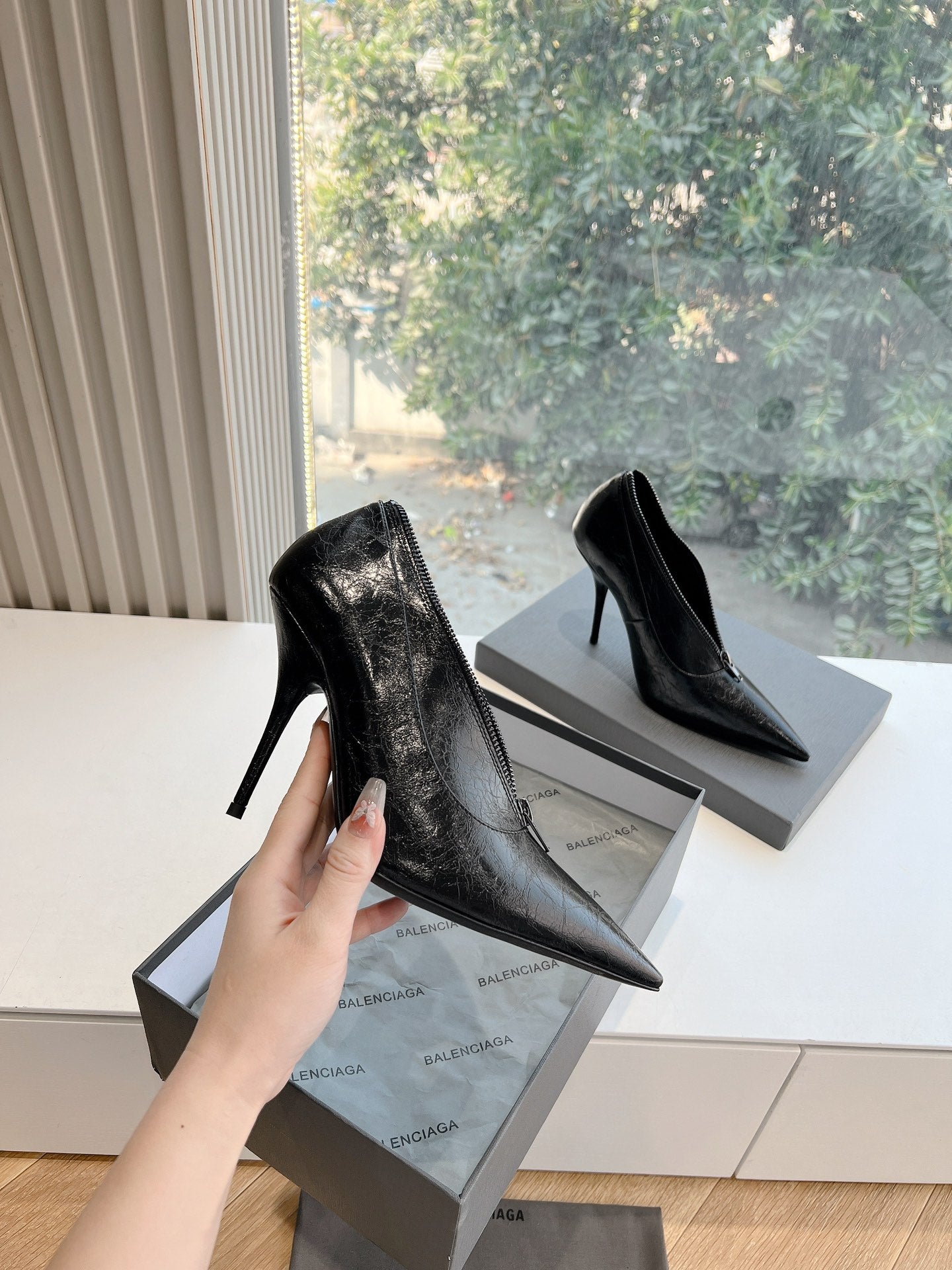 Balanciaga ZIPPER POINTED-TOE HIGH PUMPS IN BLACK WAX-OIL SHEEPSKIN