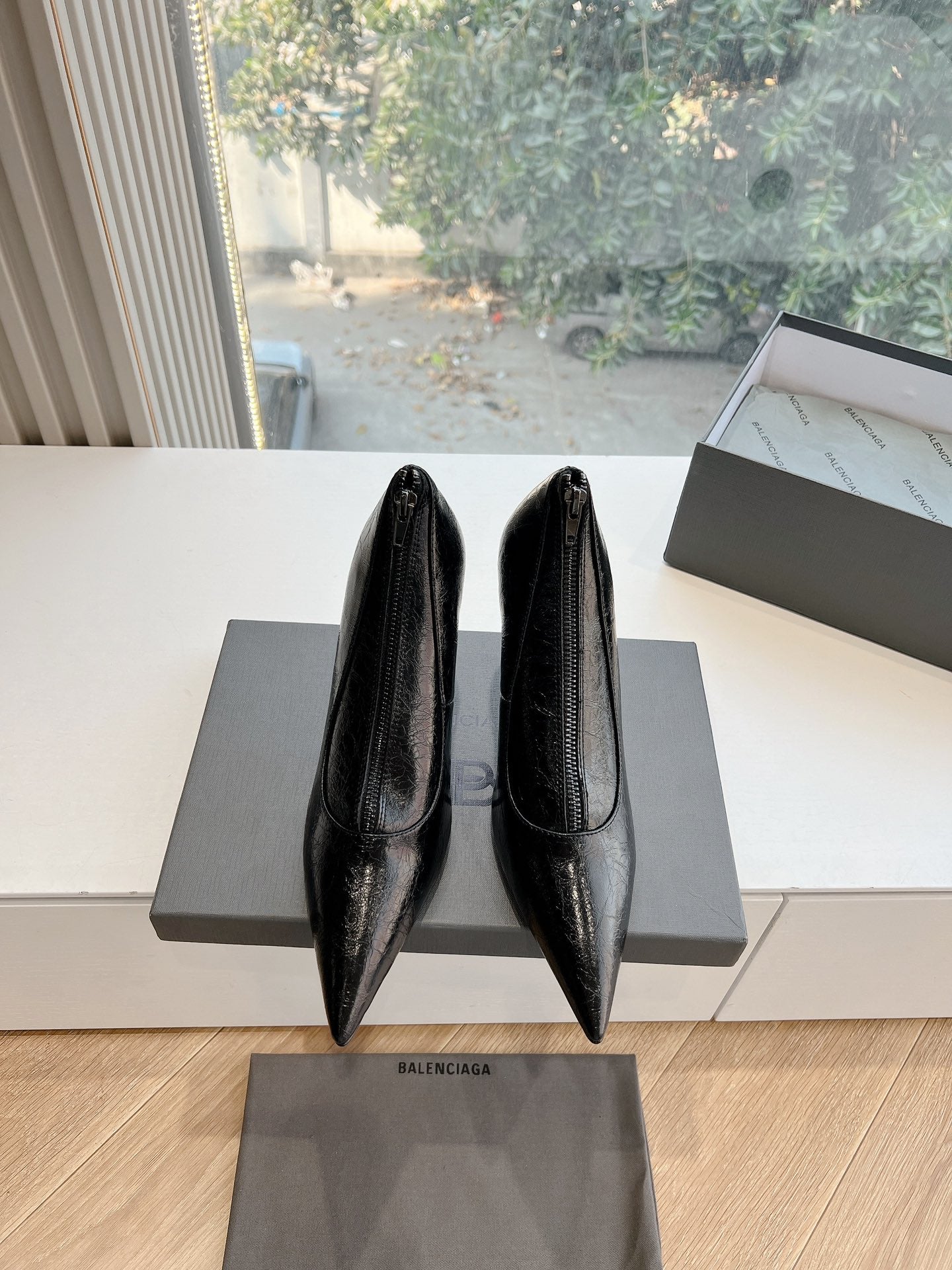 Balanciaga ZIPPER POINTED-TOE HIGH PUMPS IN BLACK WAX-OIL SHEEPSKIN