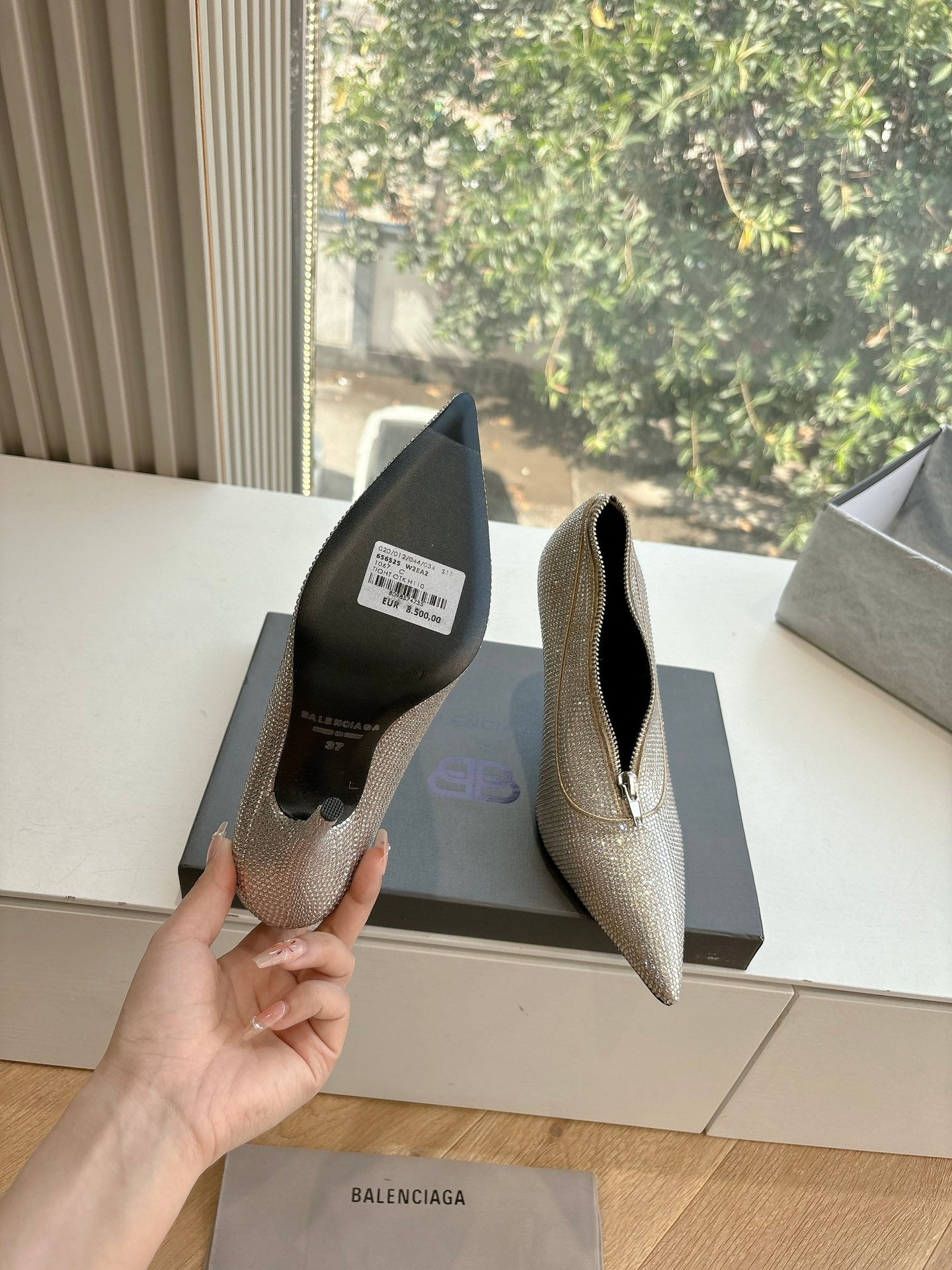 Balanciaga ZIPPER POINTED-TOE HIGH PUMPS IN BEIGE SUEDE ATTACHED SILVER CRYSTAL