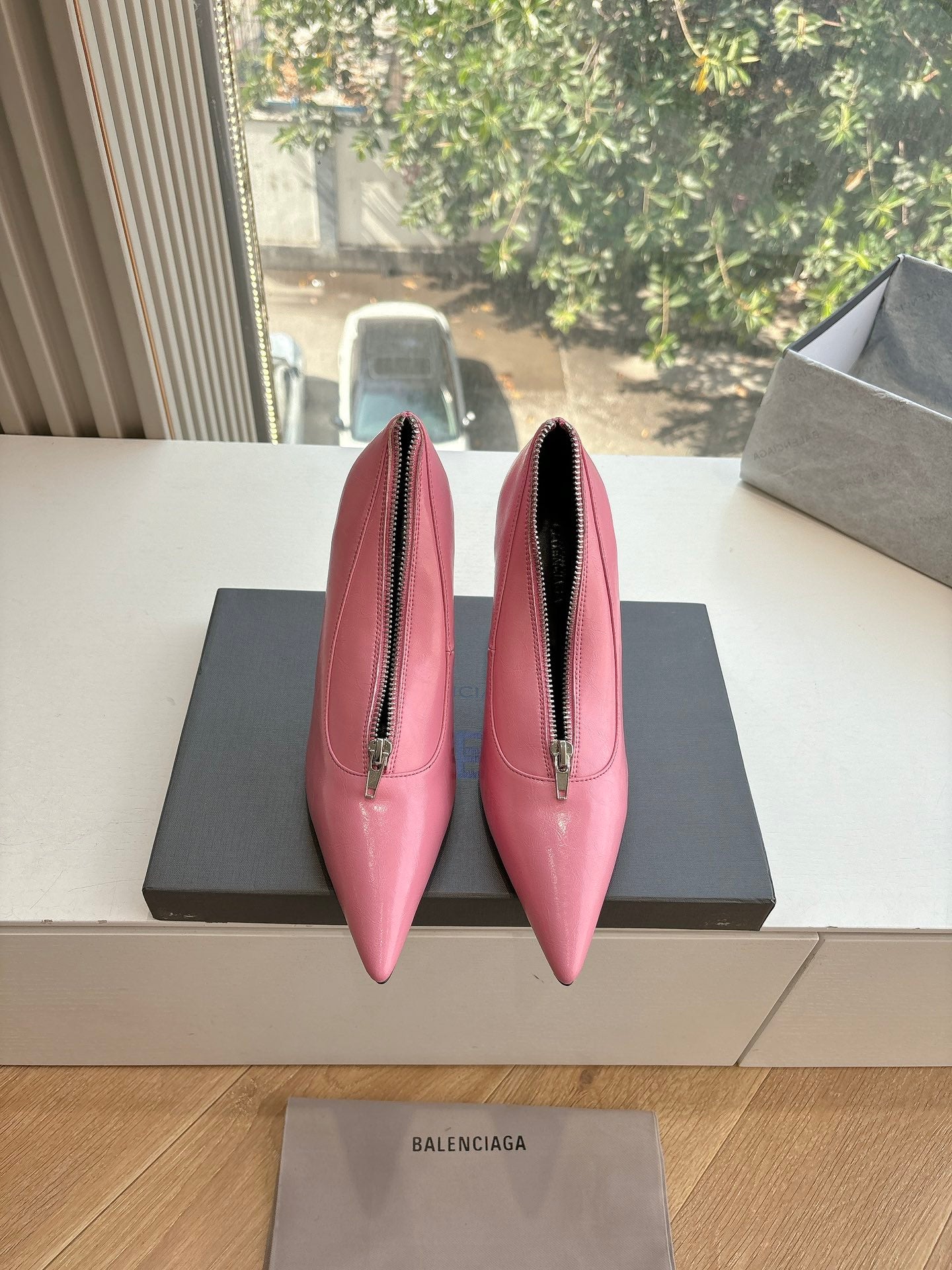 Balanciaga ZIPPER POINTED-TOE HIGH PUMPS IN BUBBLEGUM PINK SHINY LAMBSKIN