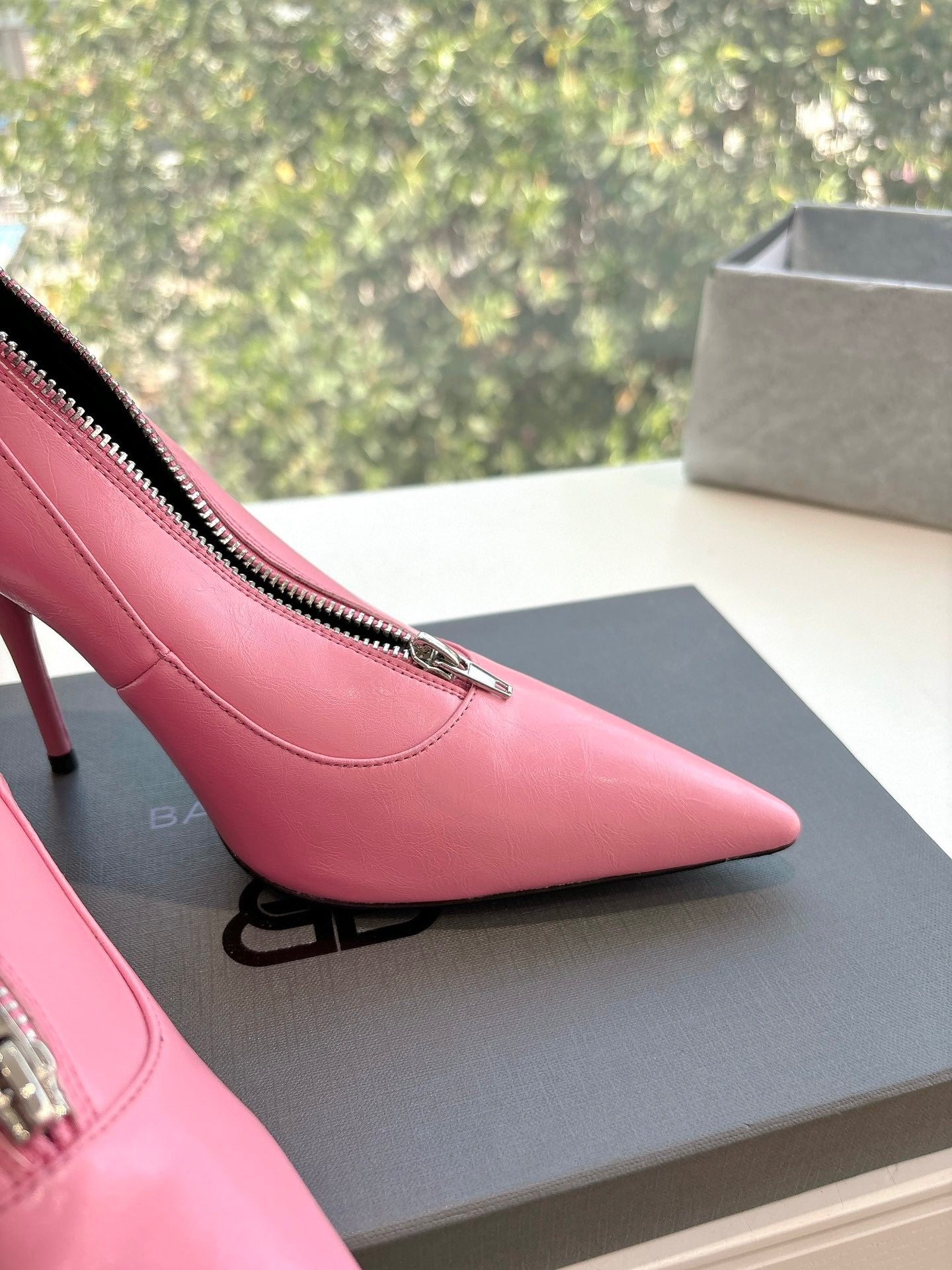 Balanciaga ZIPPER POINTED-TOE HIGH PUMPS IN BUBBLEGUM PINK SHINY LAMBSKIN