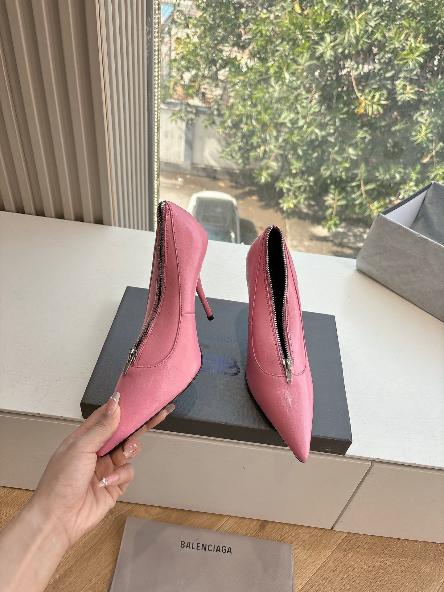 Balanciaga ZIPPER POINTED-TOE HIGH PUMPS IN BUBBLEGUM PINK SHINY LAMBSKIN