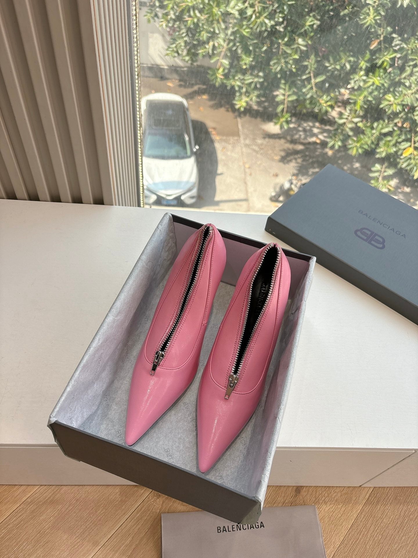 Balanciaga ZIPPER POINTED-TOE HIGH PUMPS IN BUBBLEGUM PINK SHINY LAMBSKIN