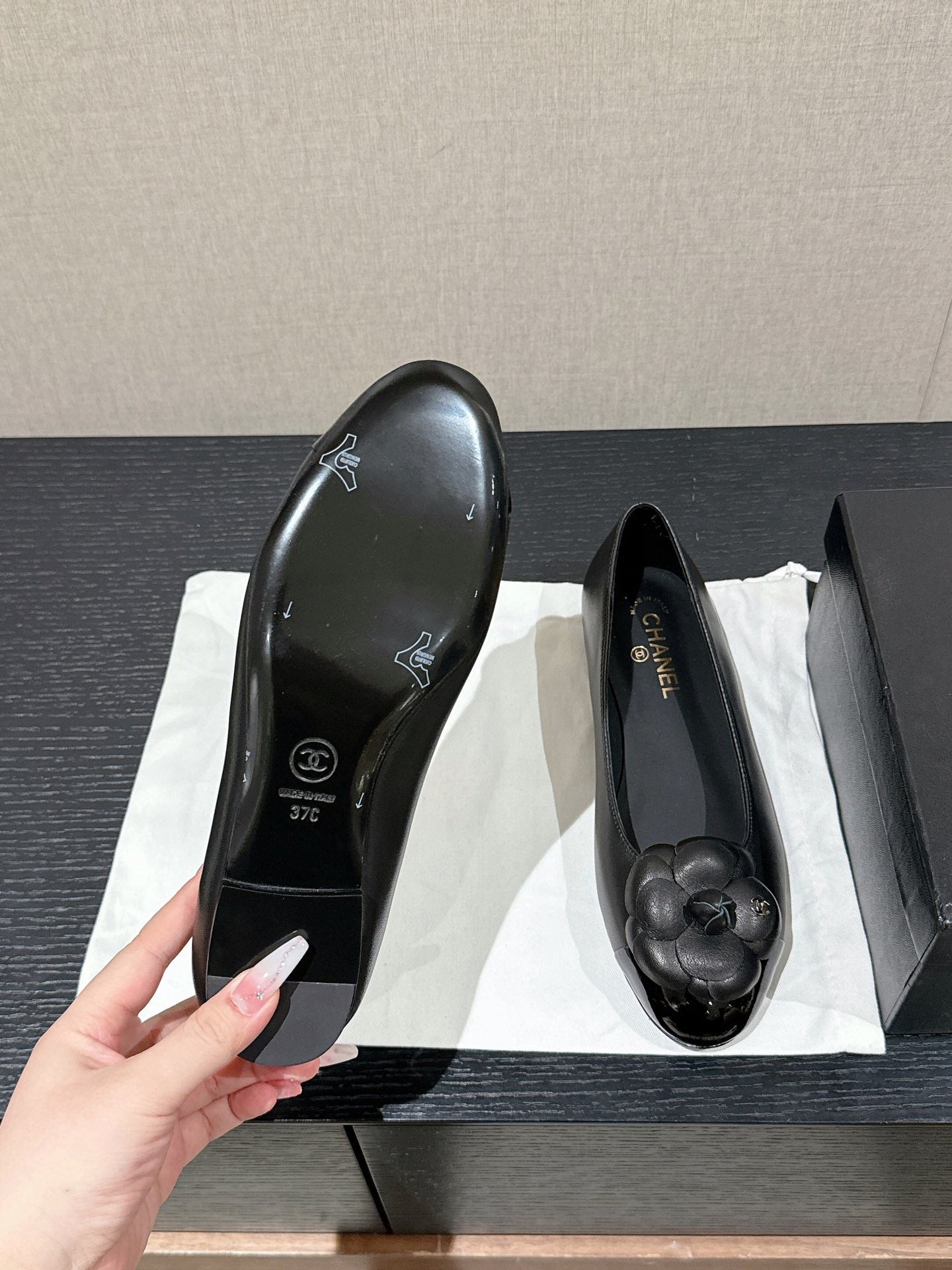 CHANEL ballet flat flower black calfskin patent calfskin