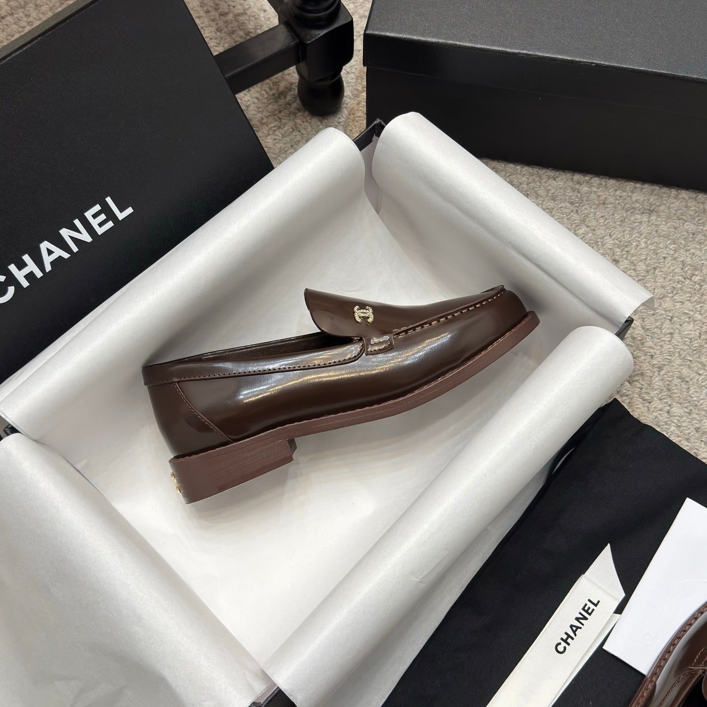 CHANEL 25C Moccasins Chocolate Patent Leather