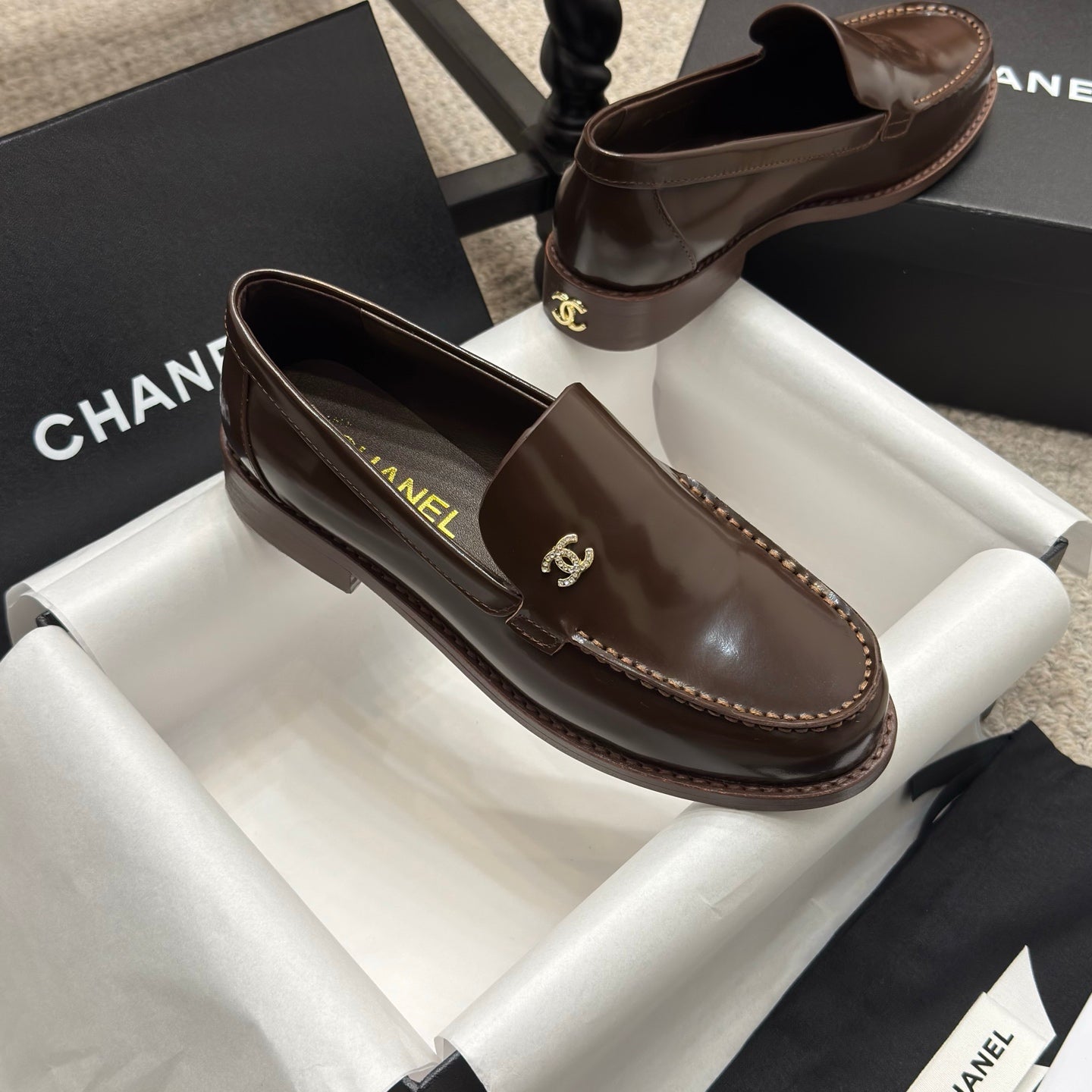 CHANEL 25C Moccasins Chocolate Patent Leather