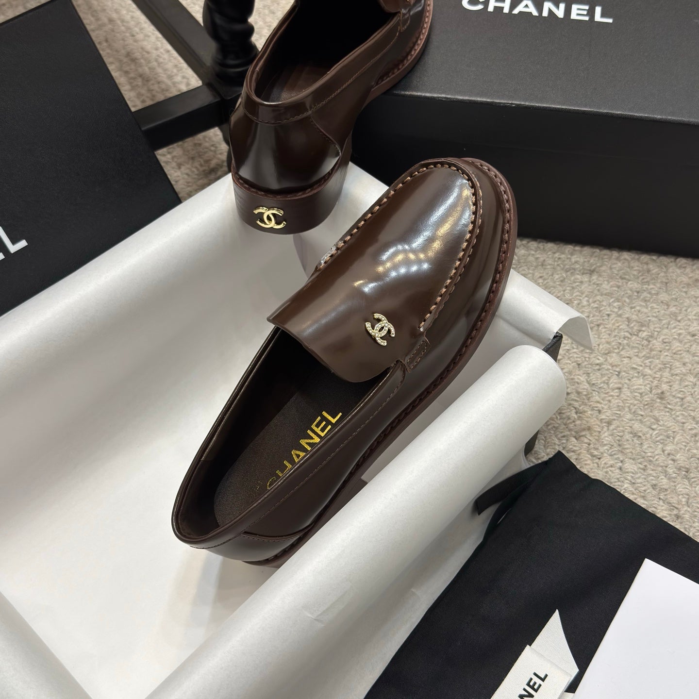 CHANEL 25C Moccasins Chocolate Patent Leather