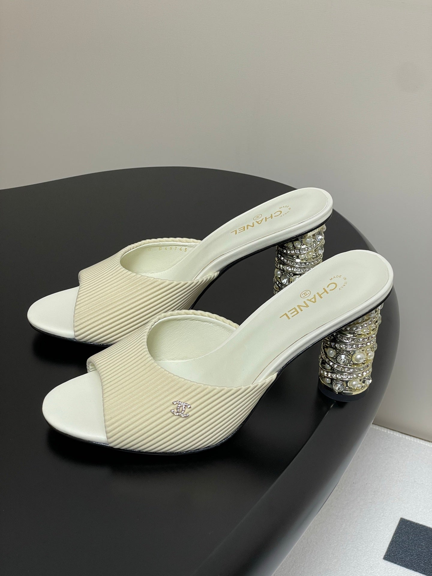 CHANEL 25p Sandal Heel 8cm Cream Cloth