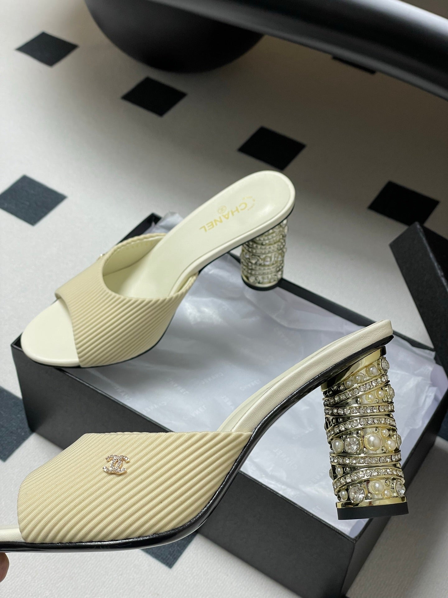 CHANEL 25p Sandal Heel 8cm Cream Cloth