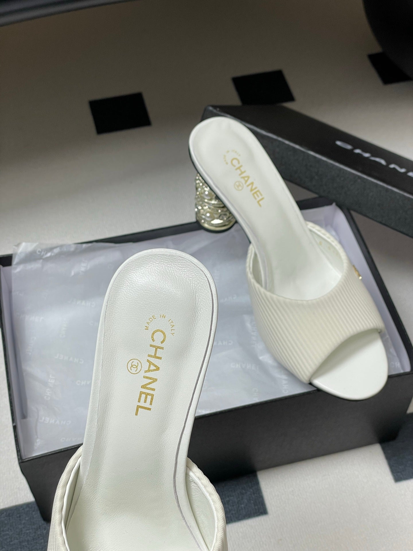 CHANEL 25p Sandal Heel 8cm White Cloth