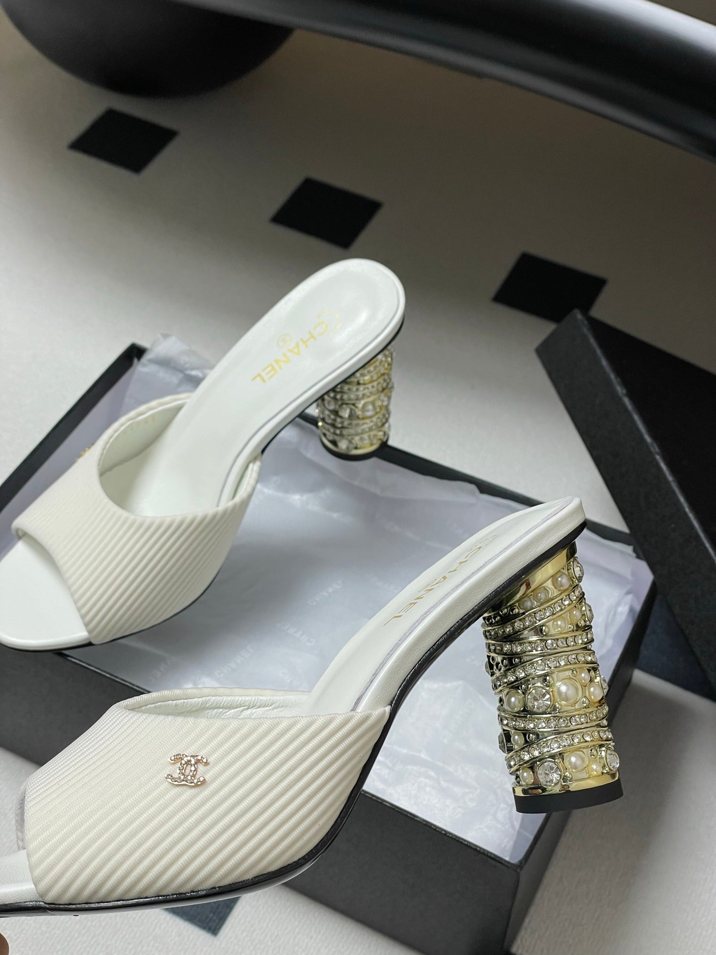 CHANEL 25p Sandal Heel 8cm White Cloth