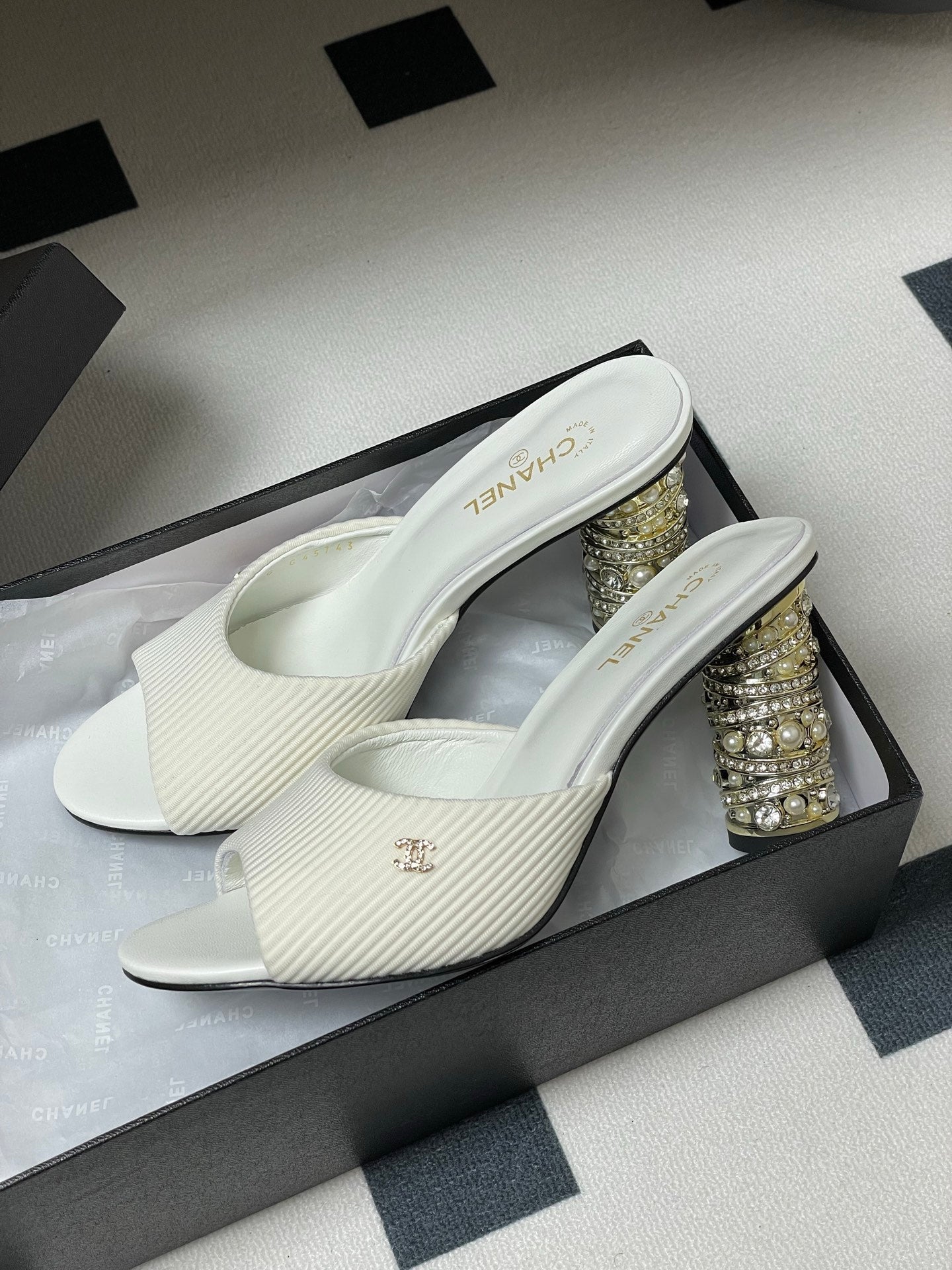 CHANEL 25p Sandal Heel 8cm White Cloth