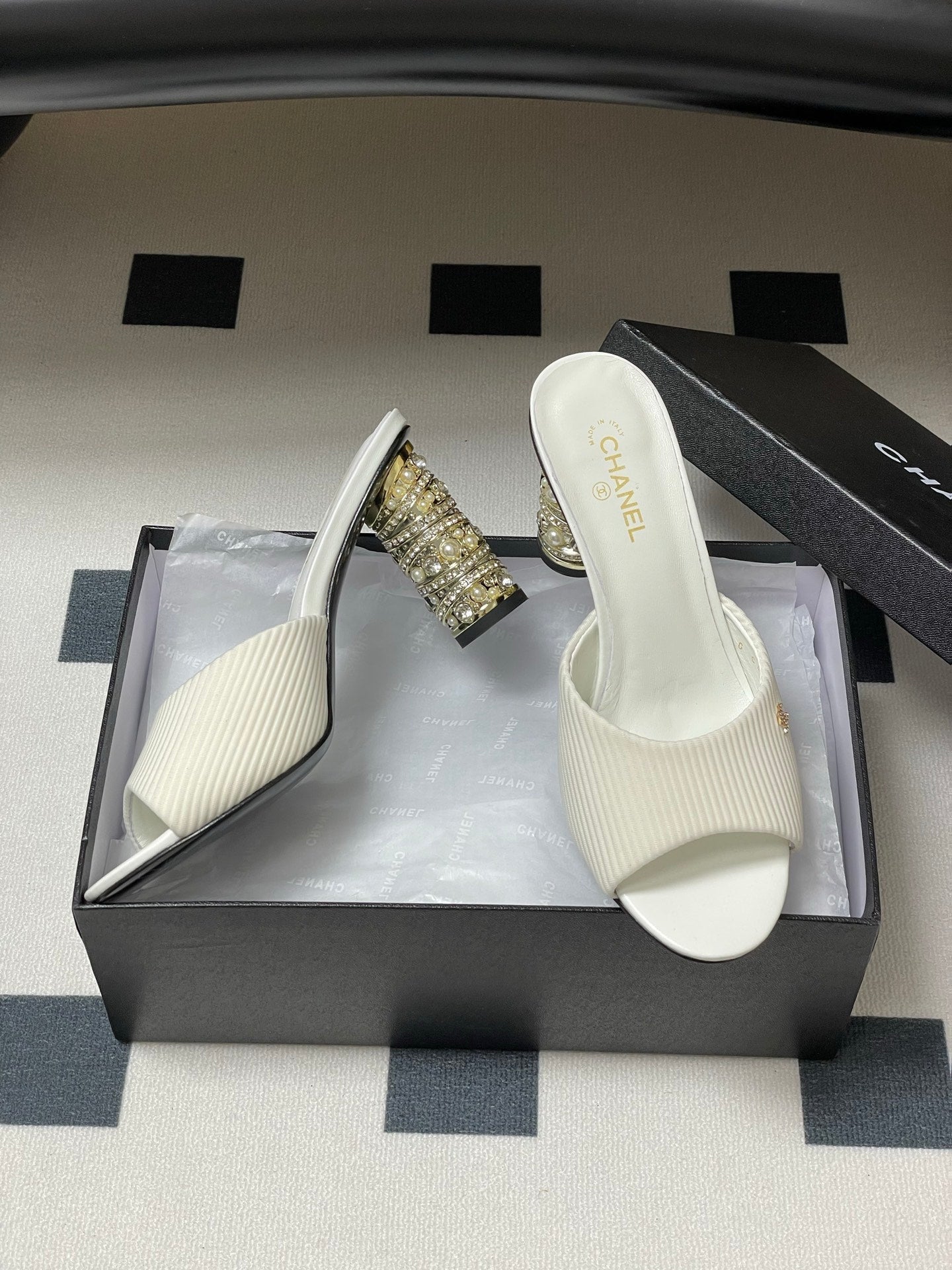 CHANEL 25p Sandal Heel 8cm White Cloth