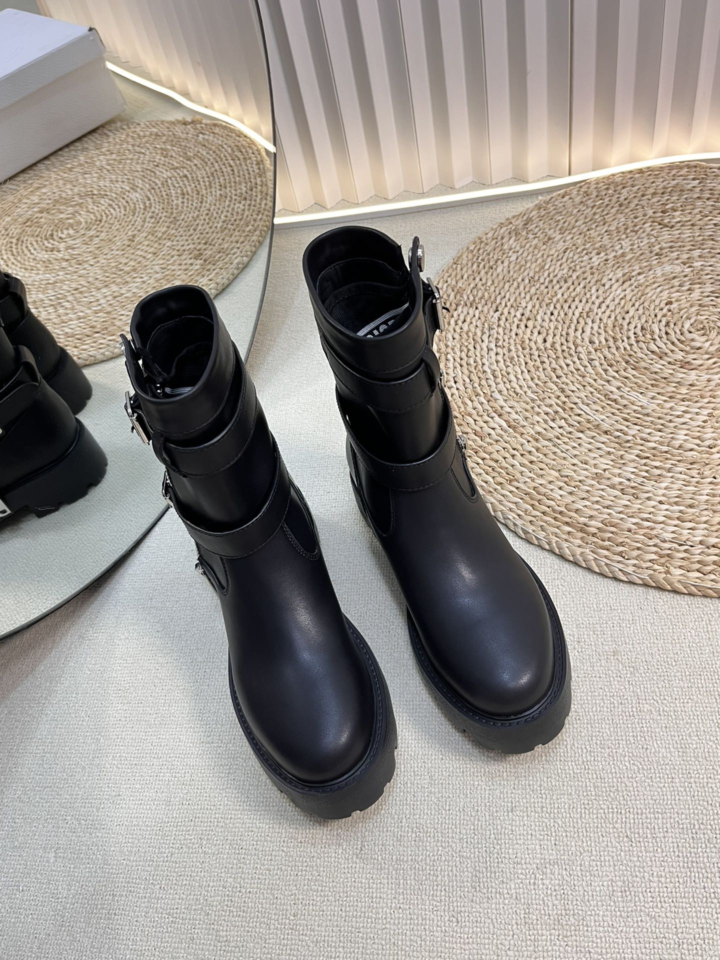 DIOR D-Major Ankle Boot 35mm In Black Calfskin 992673